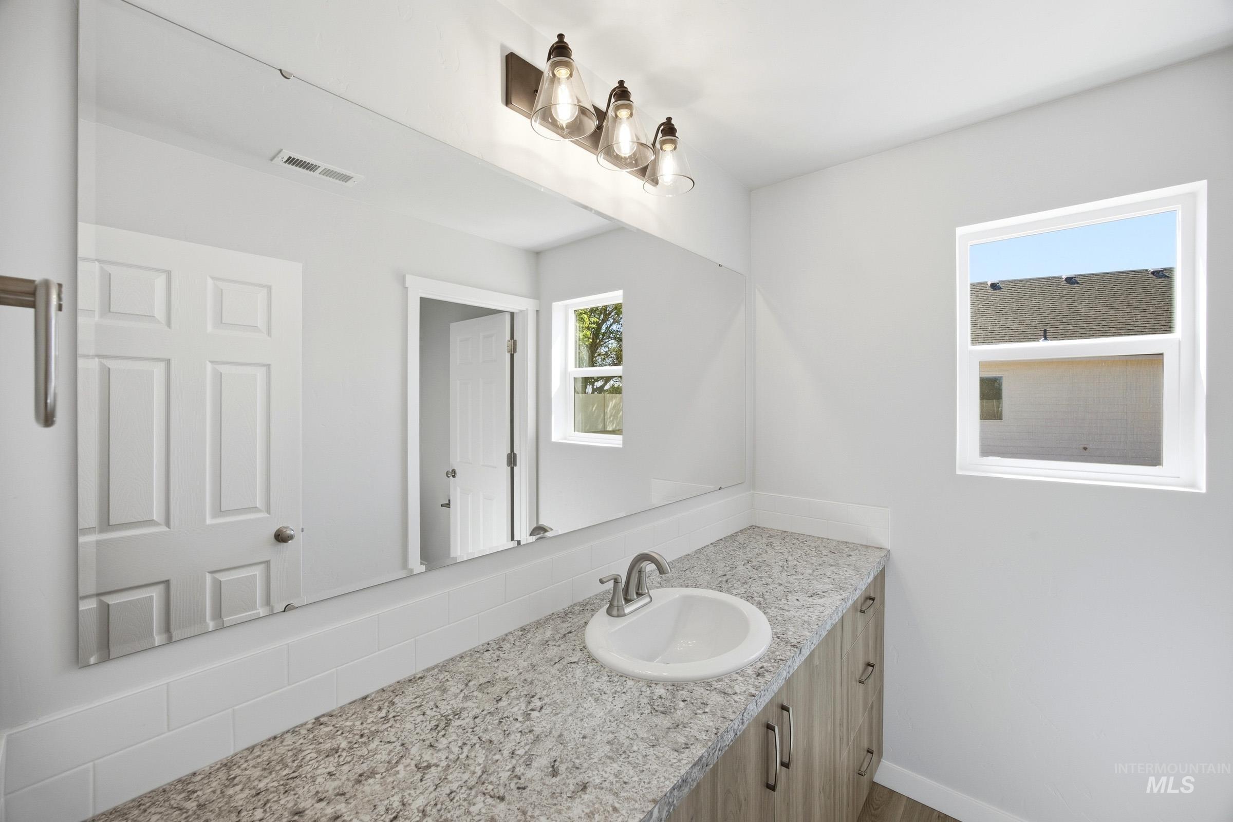 16944 Churn Ave Property Photo 17