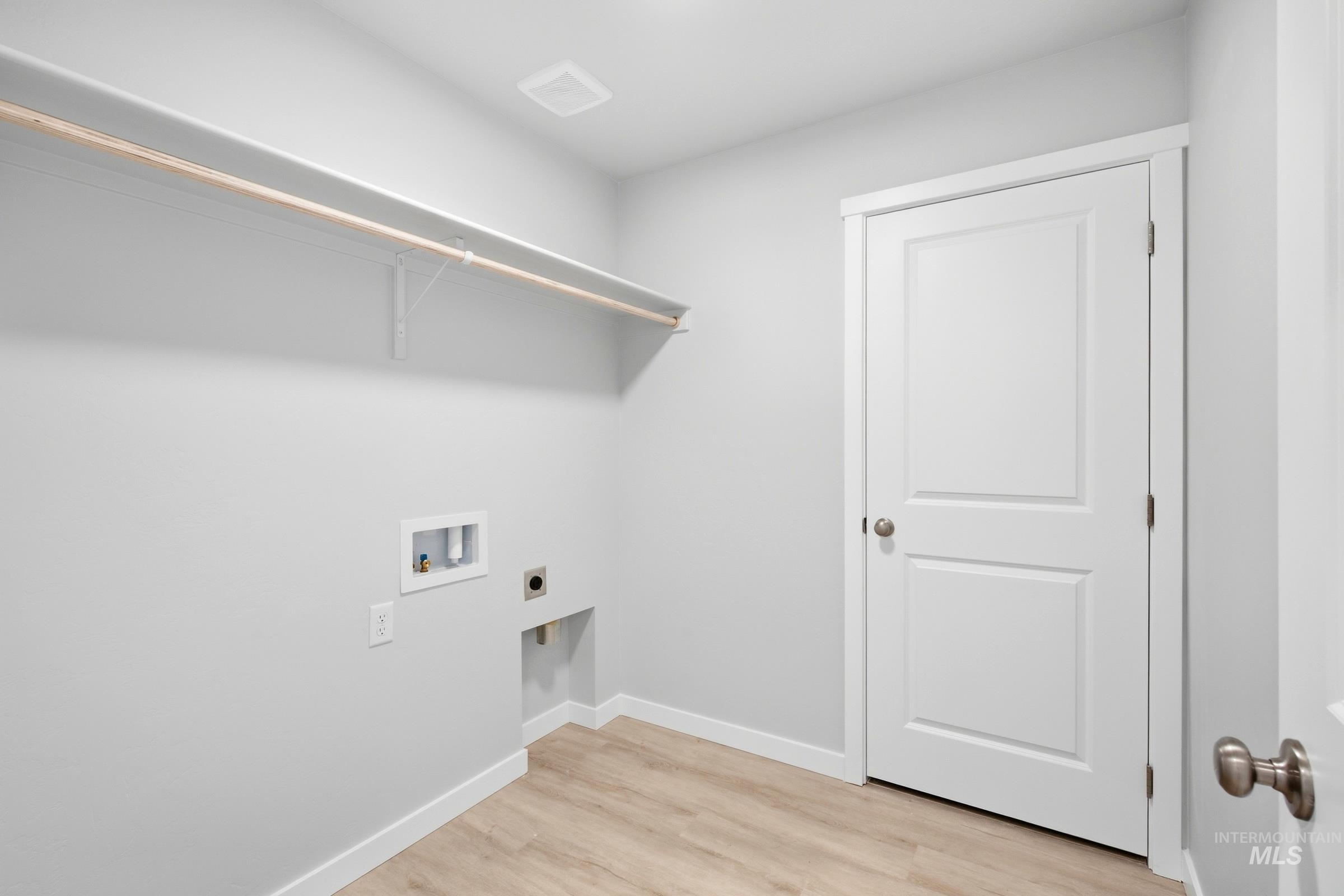 4540 S Amsterdam Ave Property Photo 17