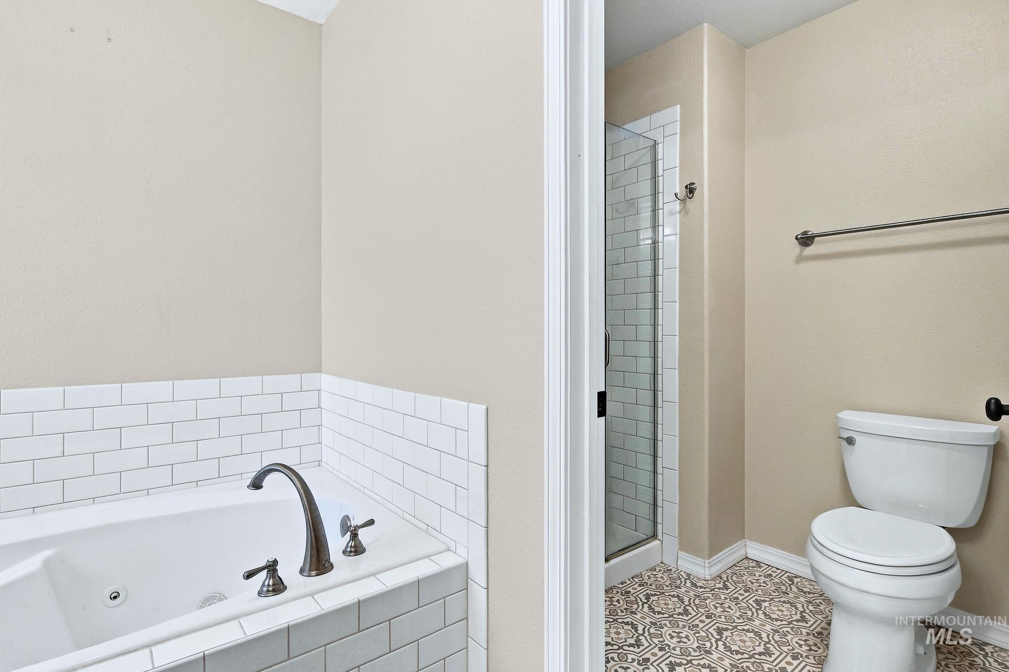 794 E Martinique Dr Property Photo 34