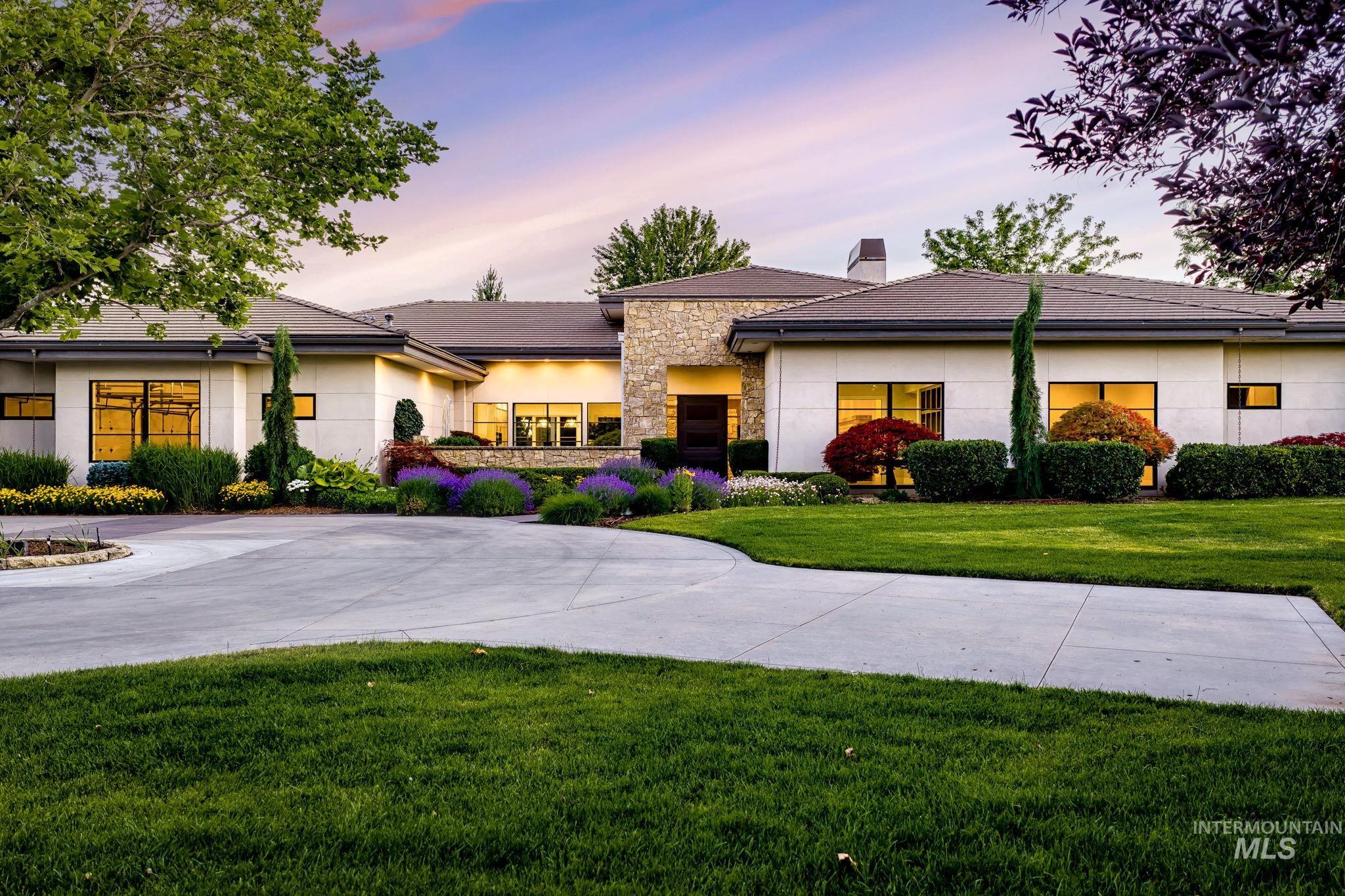 2020 E Barclay Property Photo 1