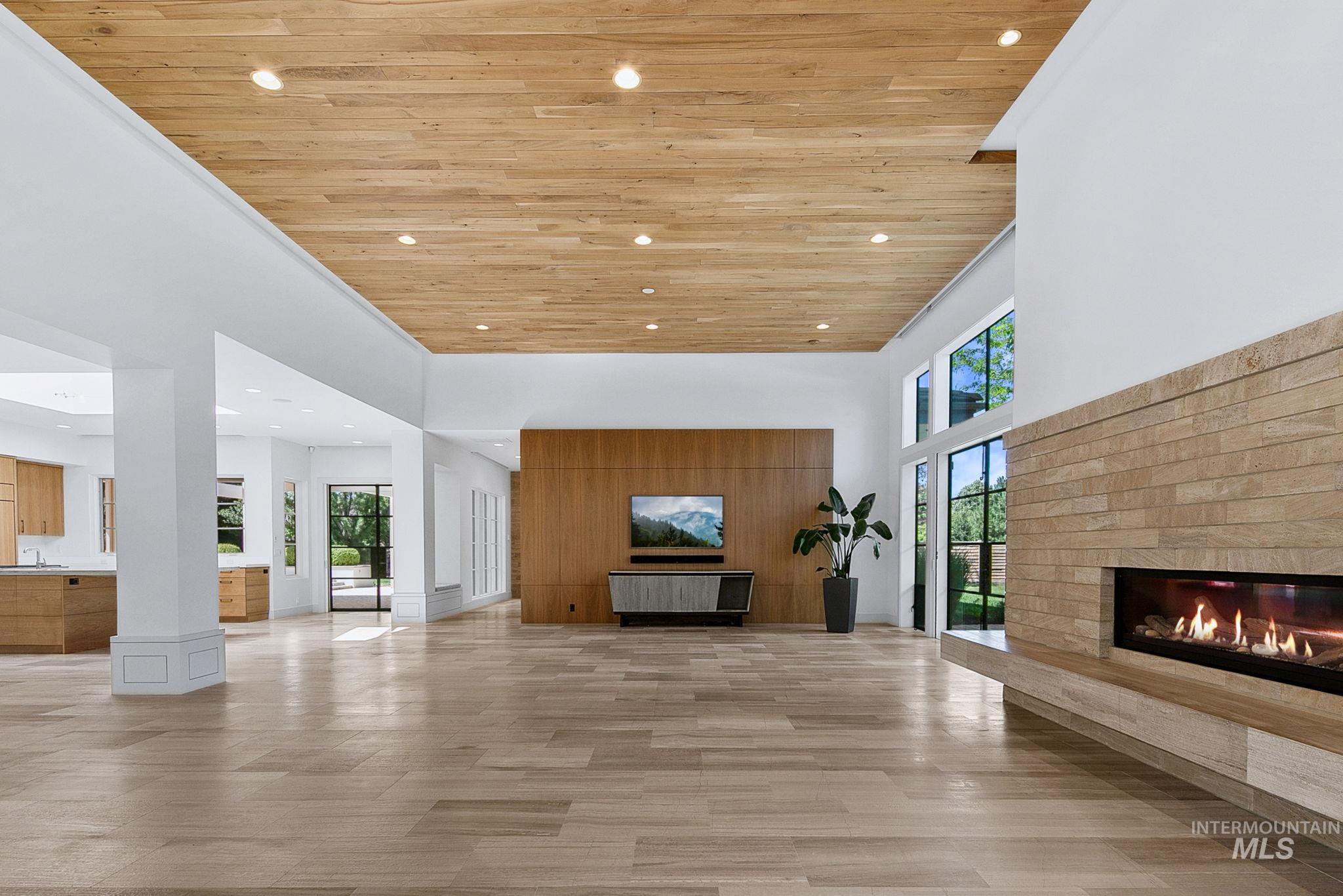 2020 E Barclay Property Photo 3