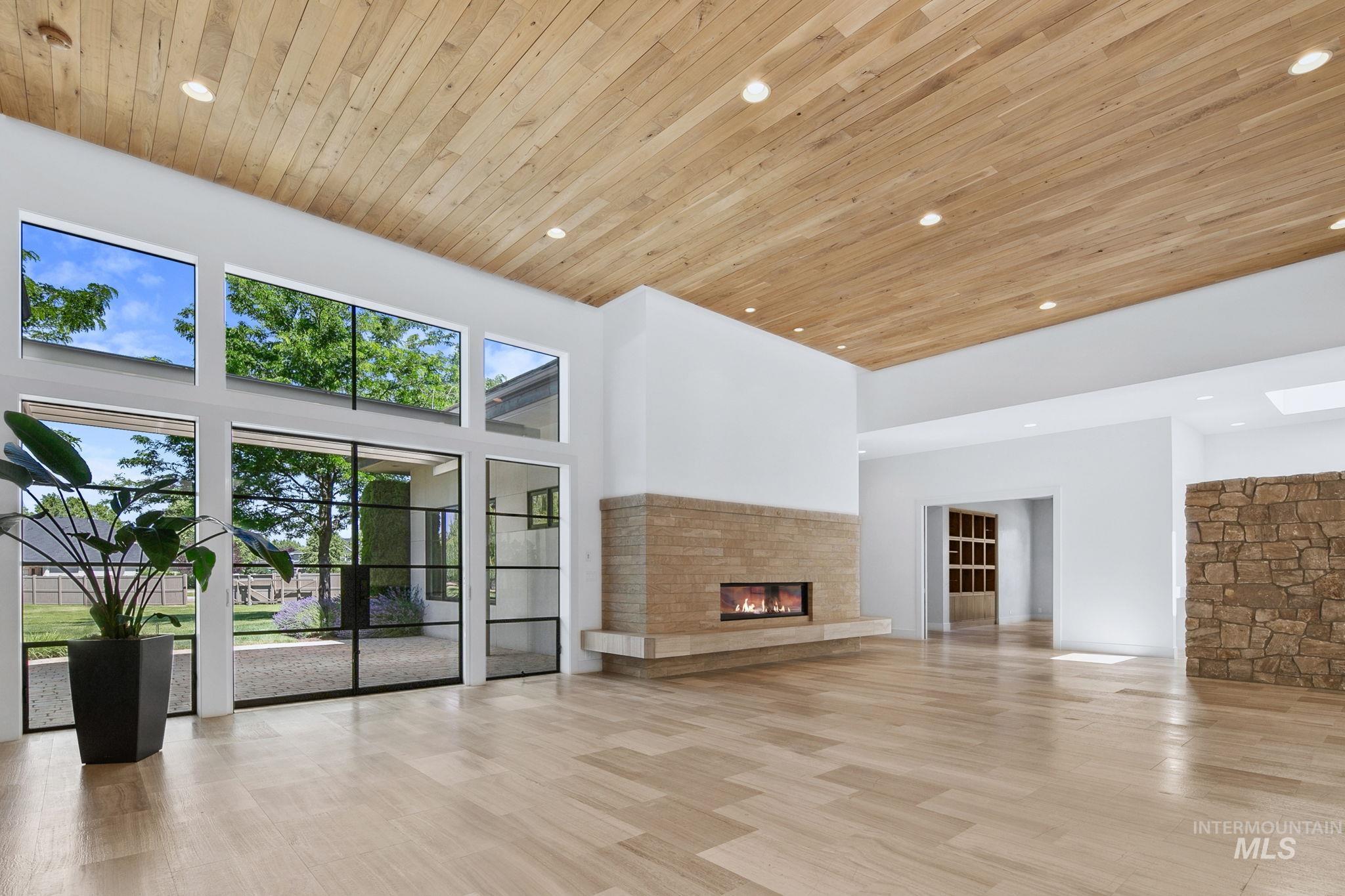 2020 E Barclay Property Photo 5