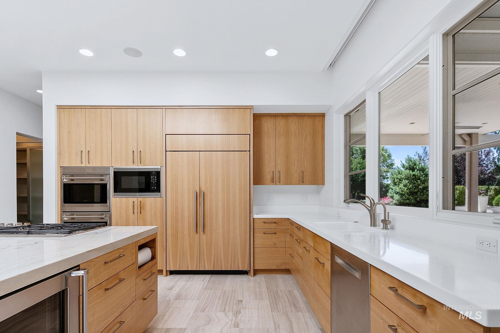 2020 E Barclay Property Photo 7