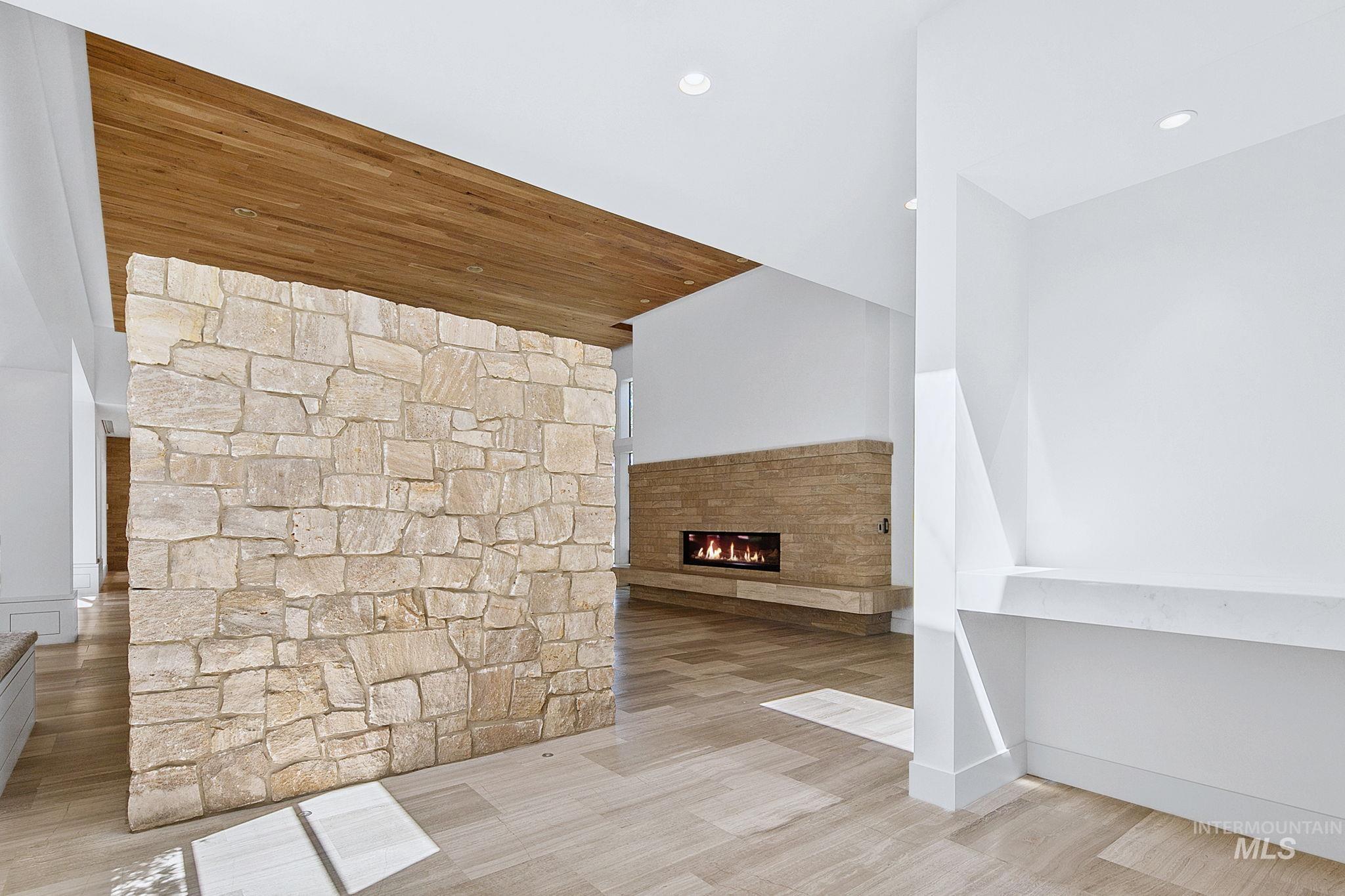 2020 E Barclay Property Photo 11