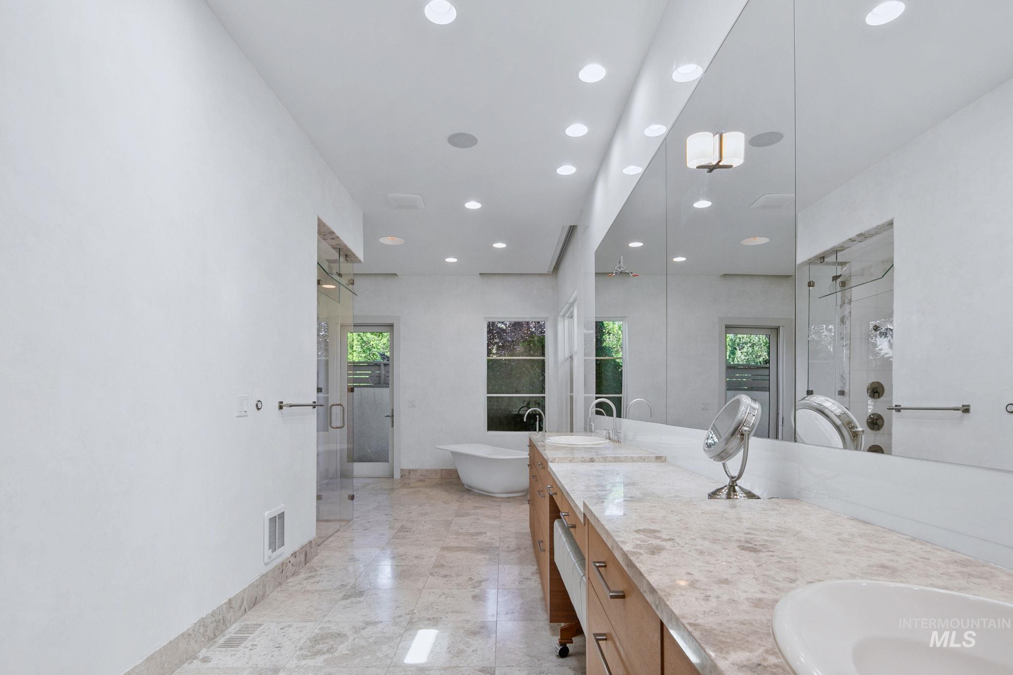 2020 E Barclay Property Photo 13