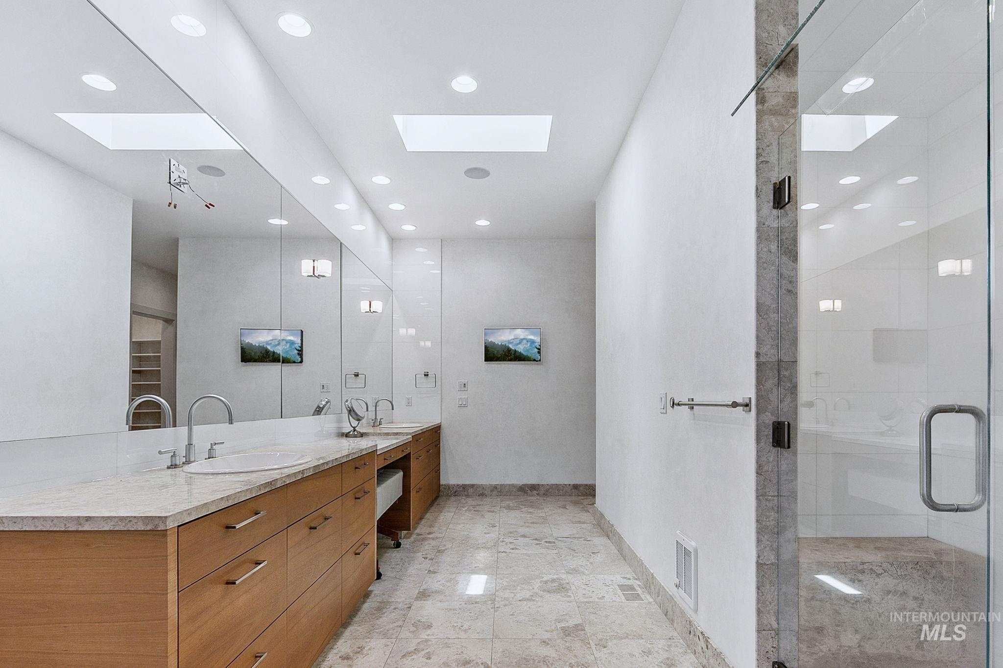 2020 E Barclay Property Photo 14