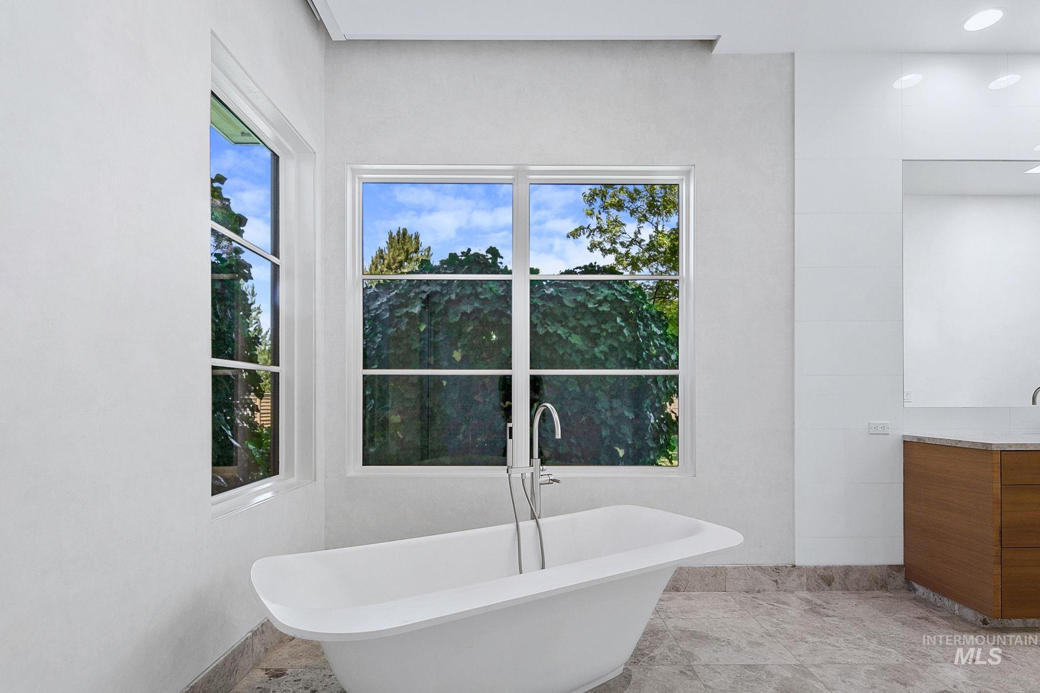2020 E Barclay Property Photo 15