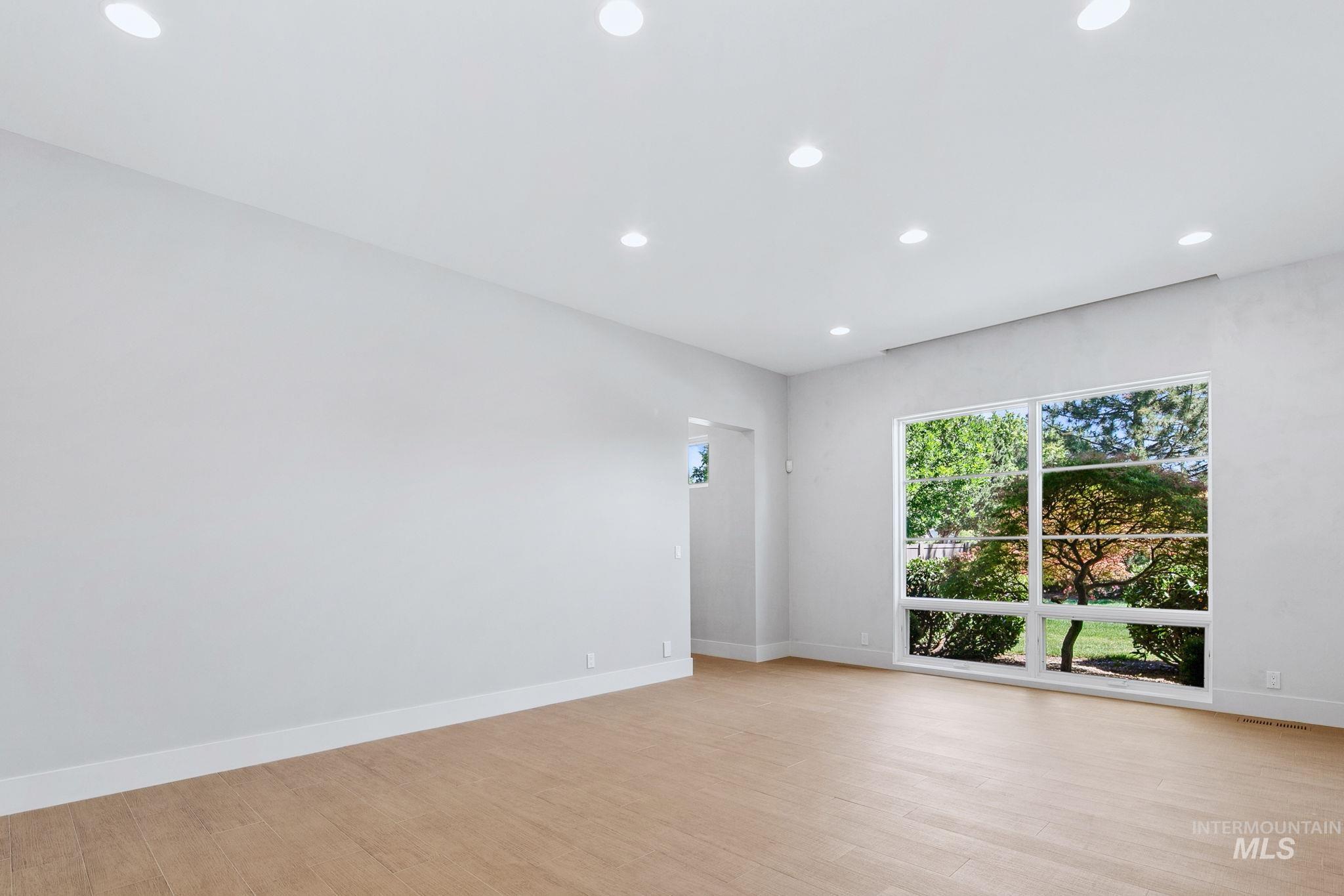 2020 E Barclay Property Photo 21