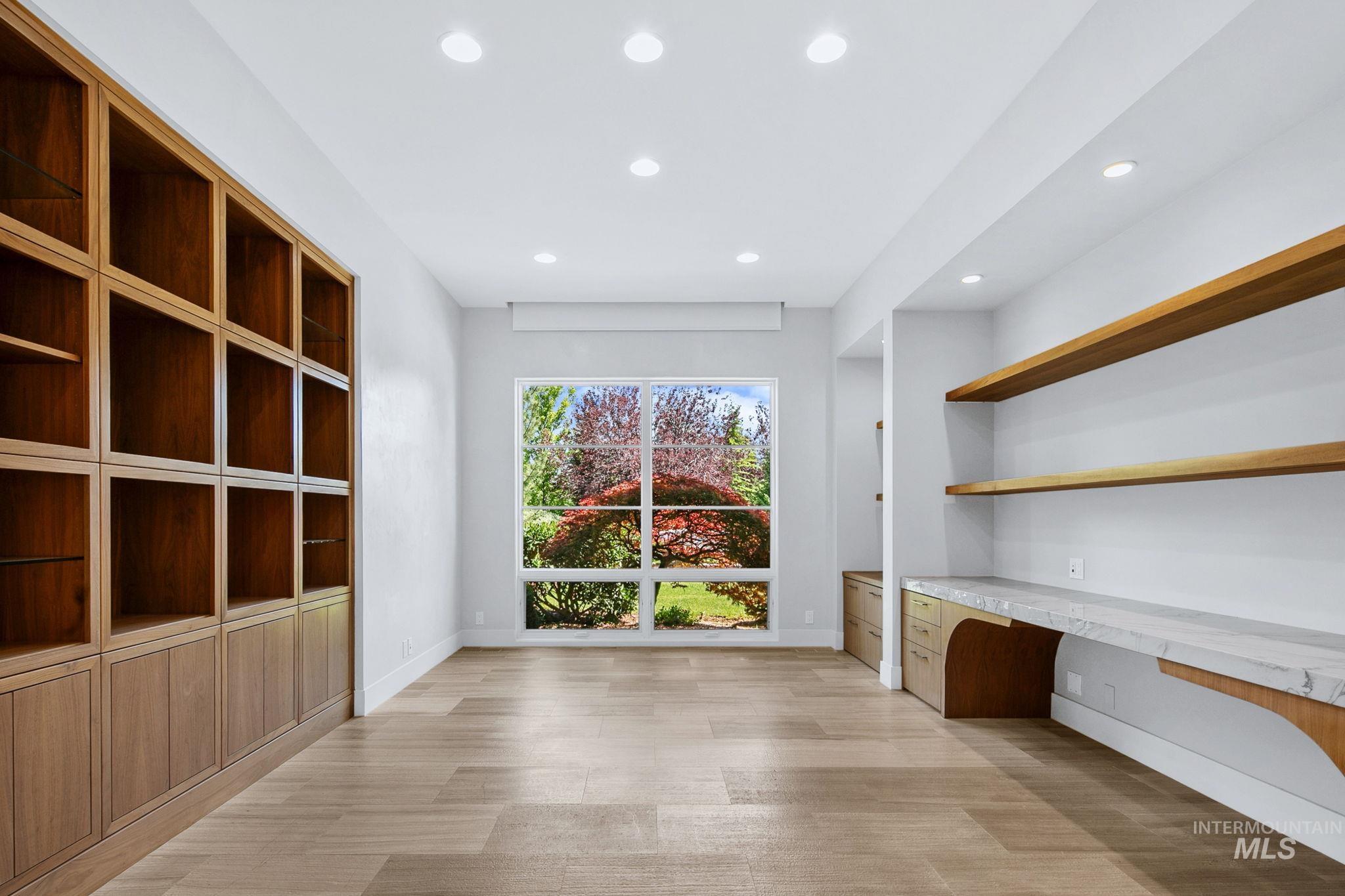 2020 E Barclay Property Photo 26
