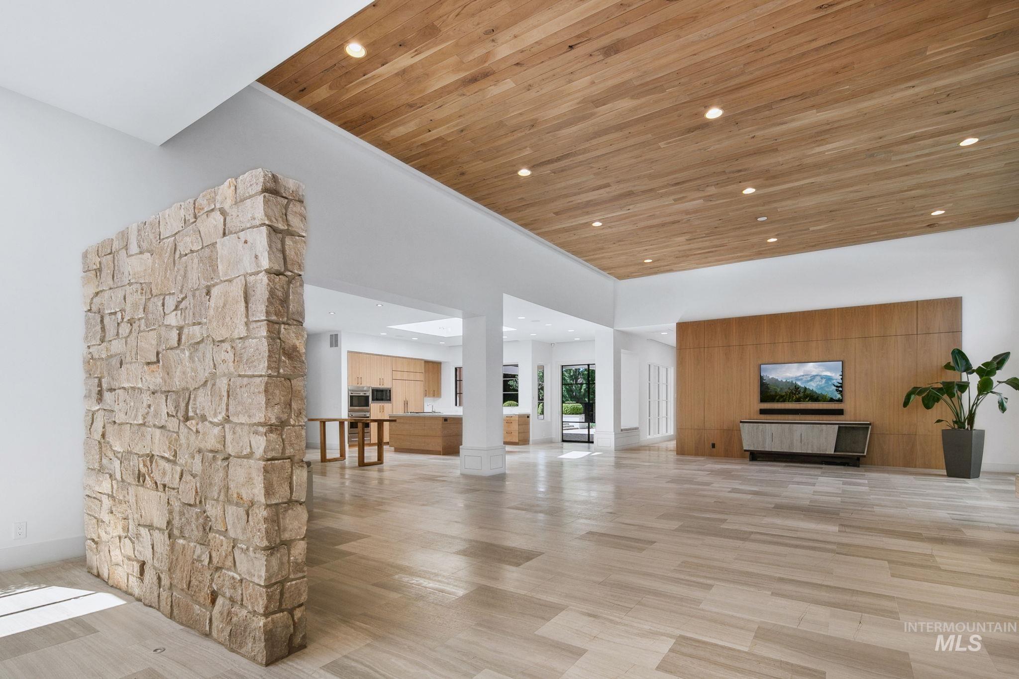 2020 E Barclay Property Photo 27