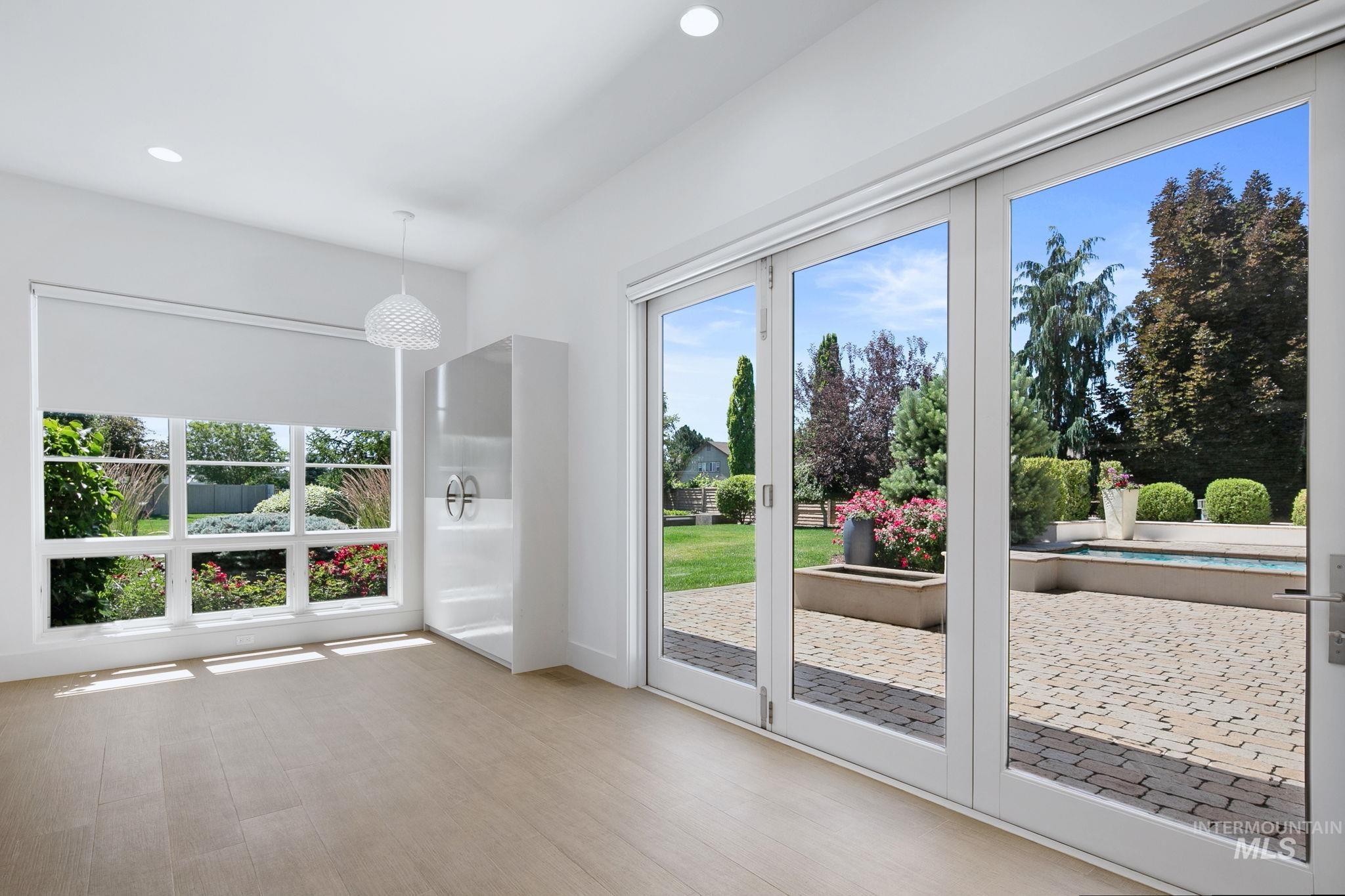 2020 E Barclay Property Photo 28