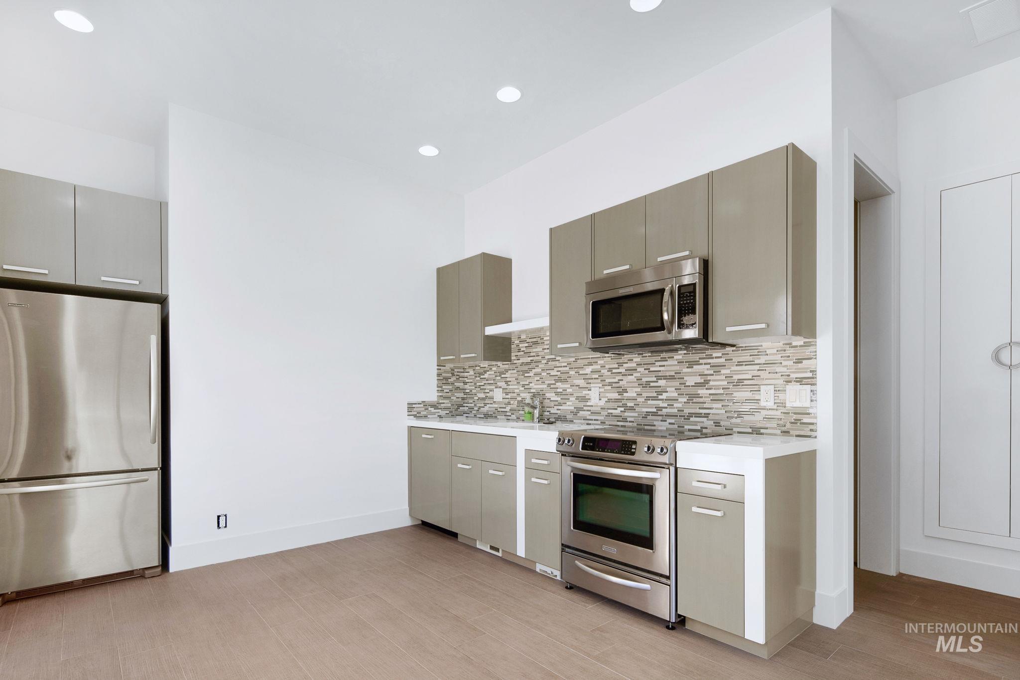2020 E Barclay Property Photo 29