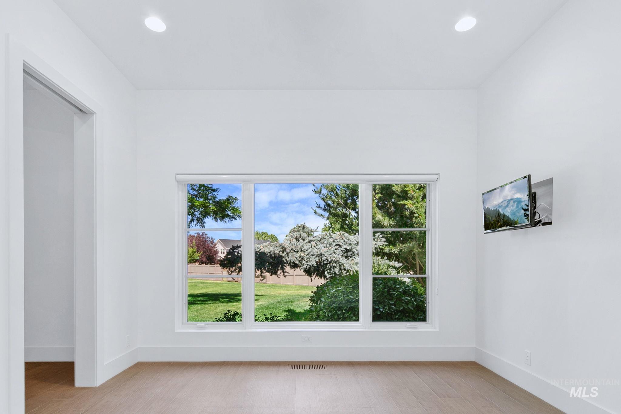 2020 E Barclay Property Photo 33