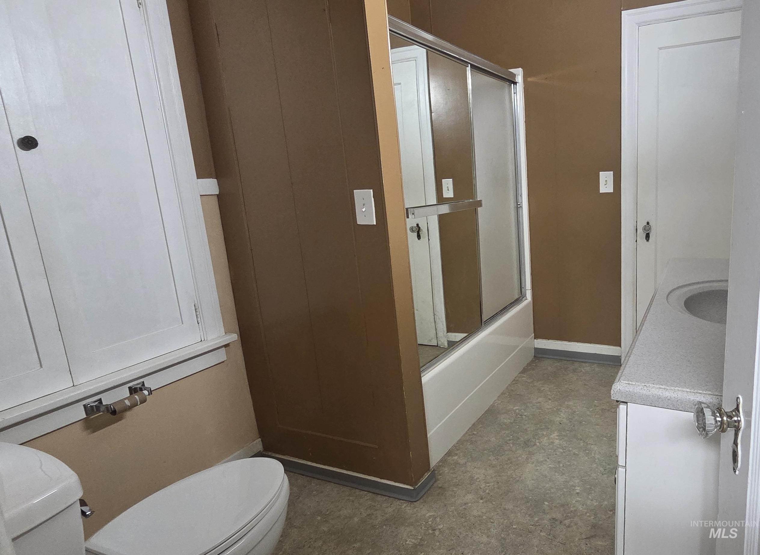 1490 Main Property Photo 10