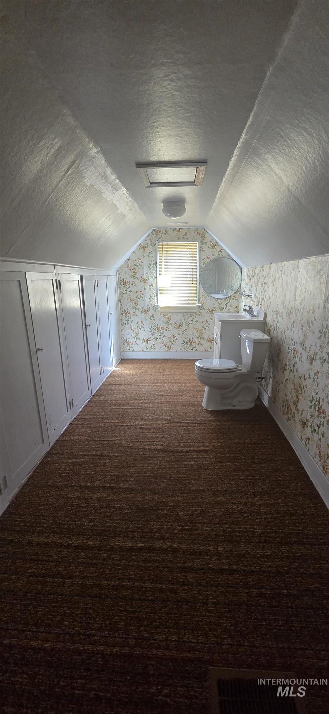 1490 Main Property Photo 13