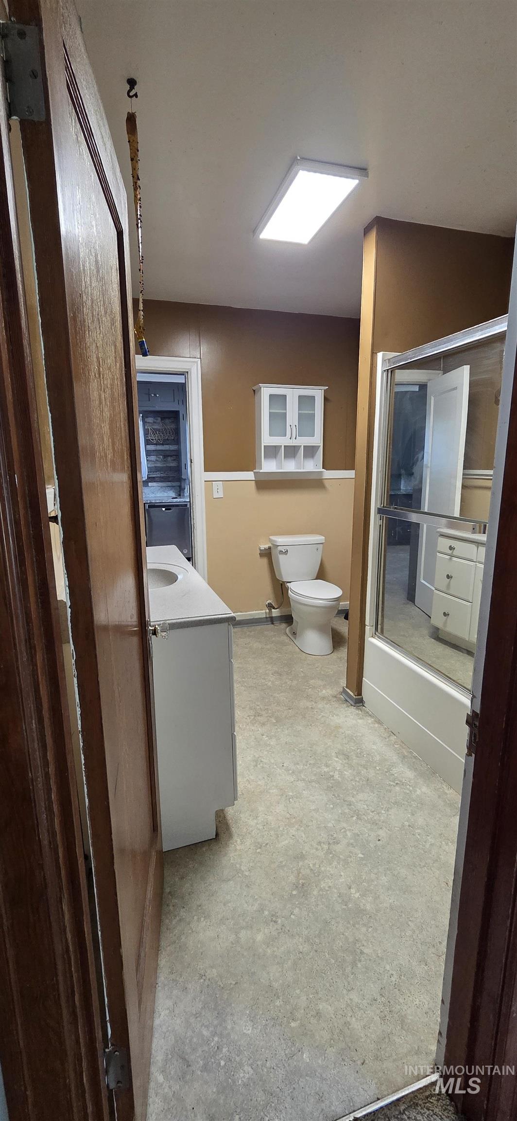 1490 Main Property Photo 16