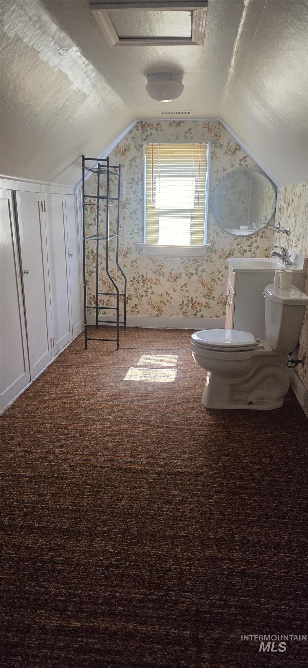 1490 Main Property Photo 18
