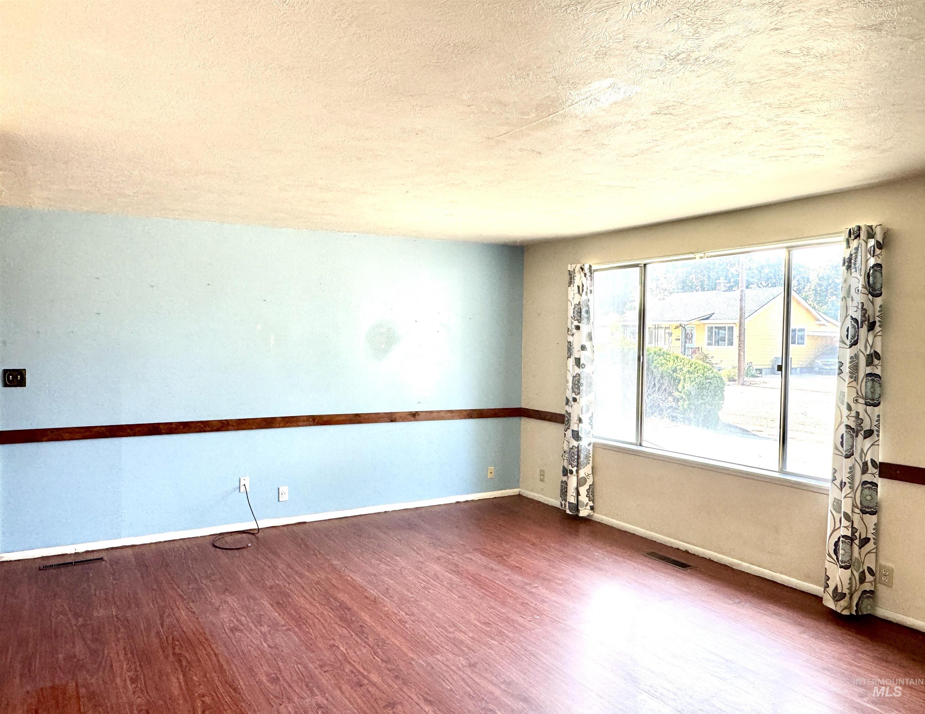 1512 10th St S Property Photo 3