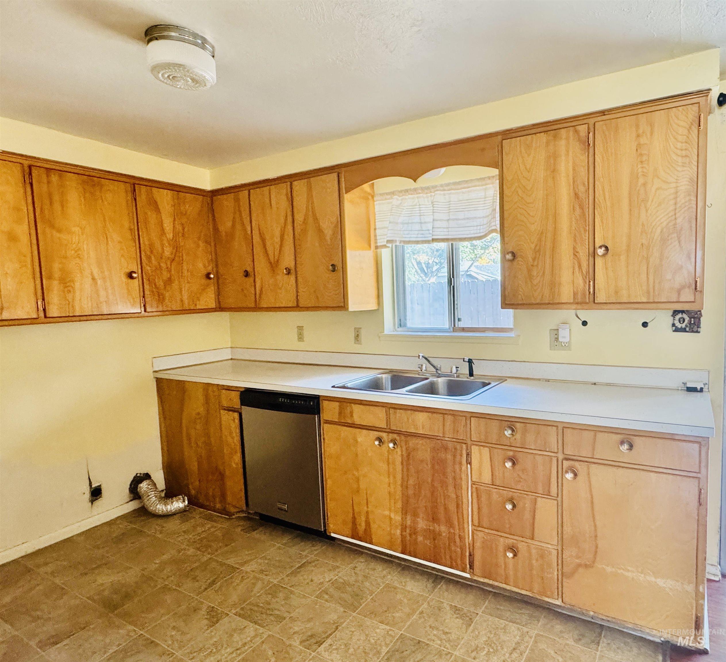 1512 10th St S Property Photo 6