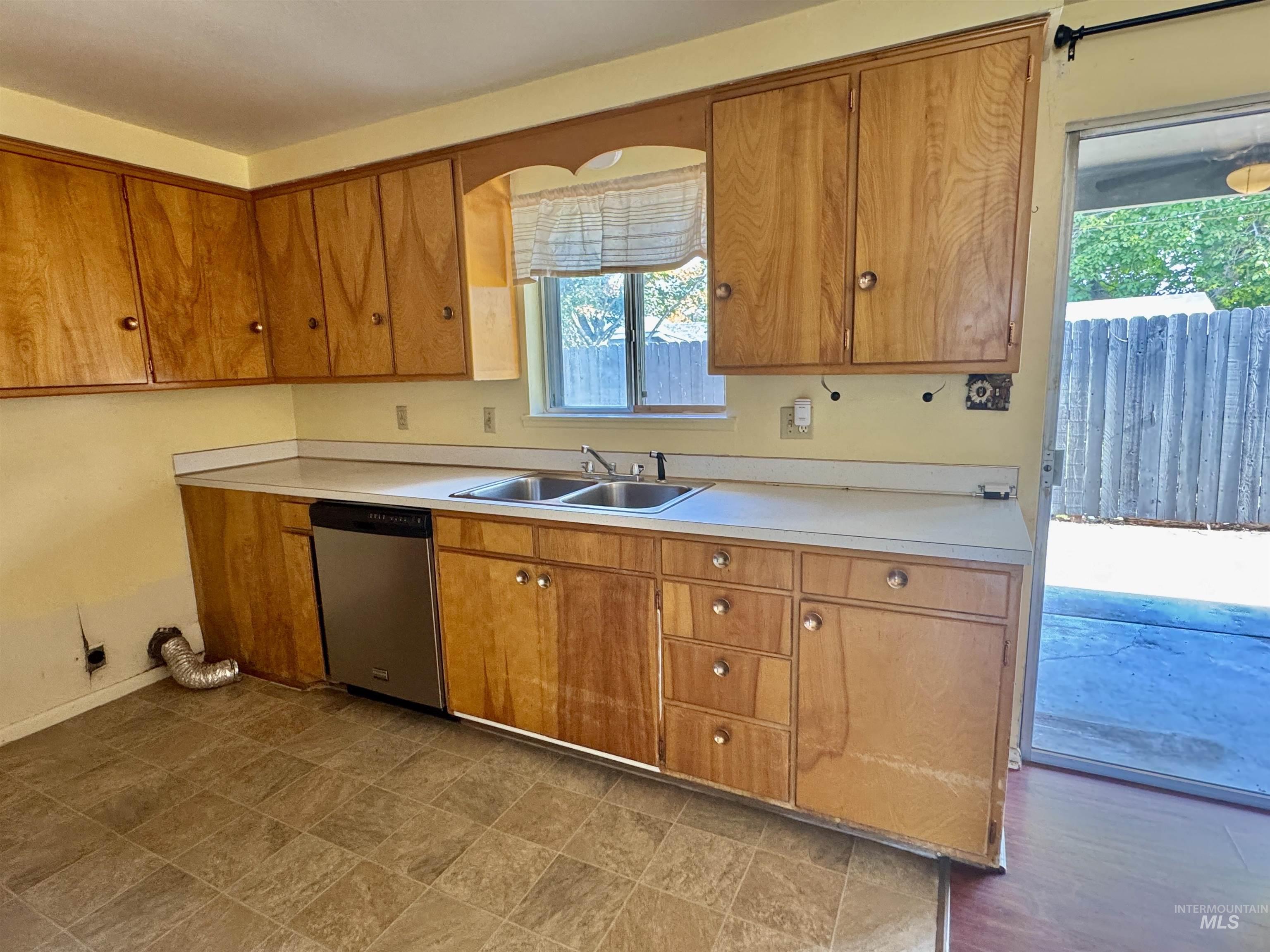1512 10th St S Property Photo 9