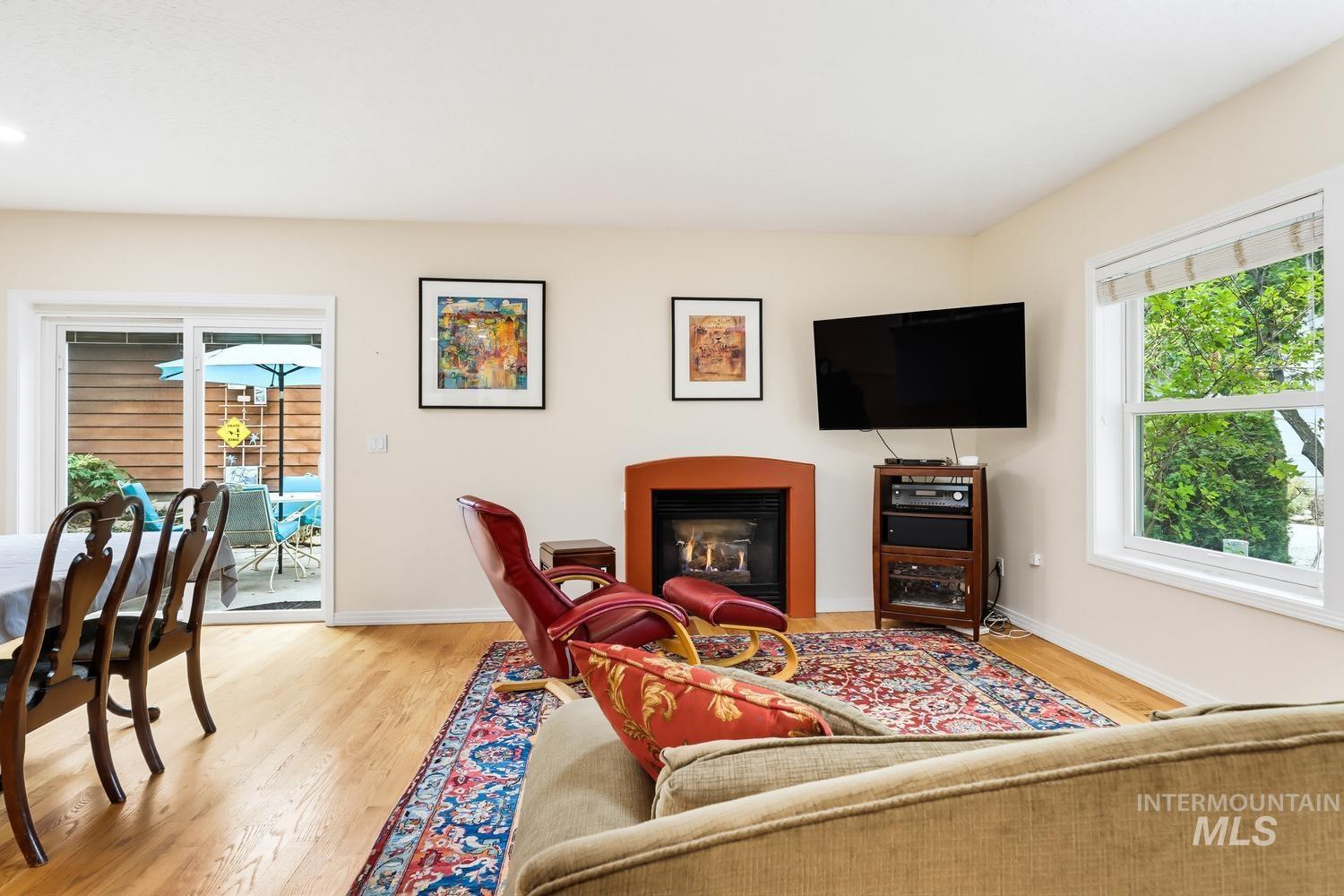 4854 Lakeview Place Property Photo 8