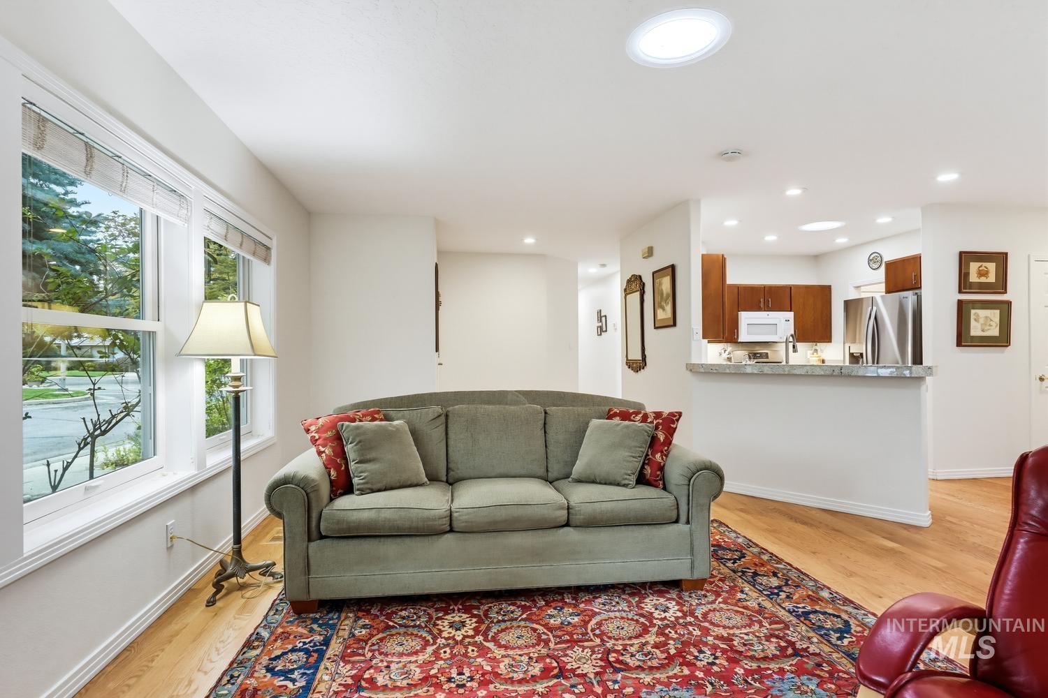 4854 Lakeview Place Property Photo 10