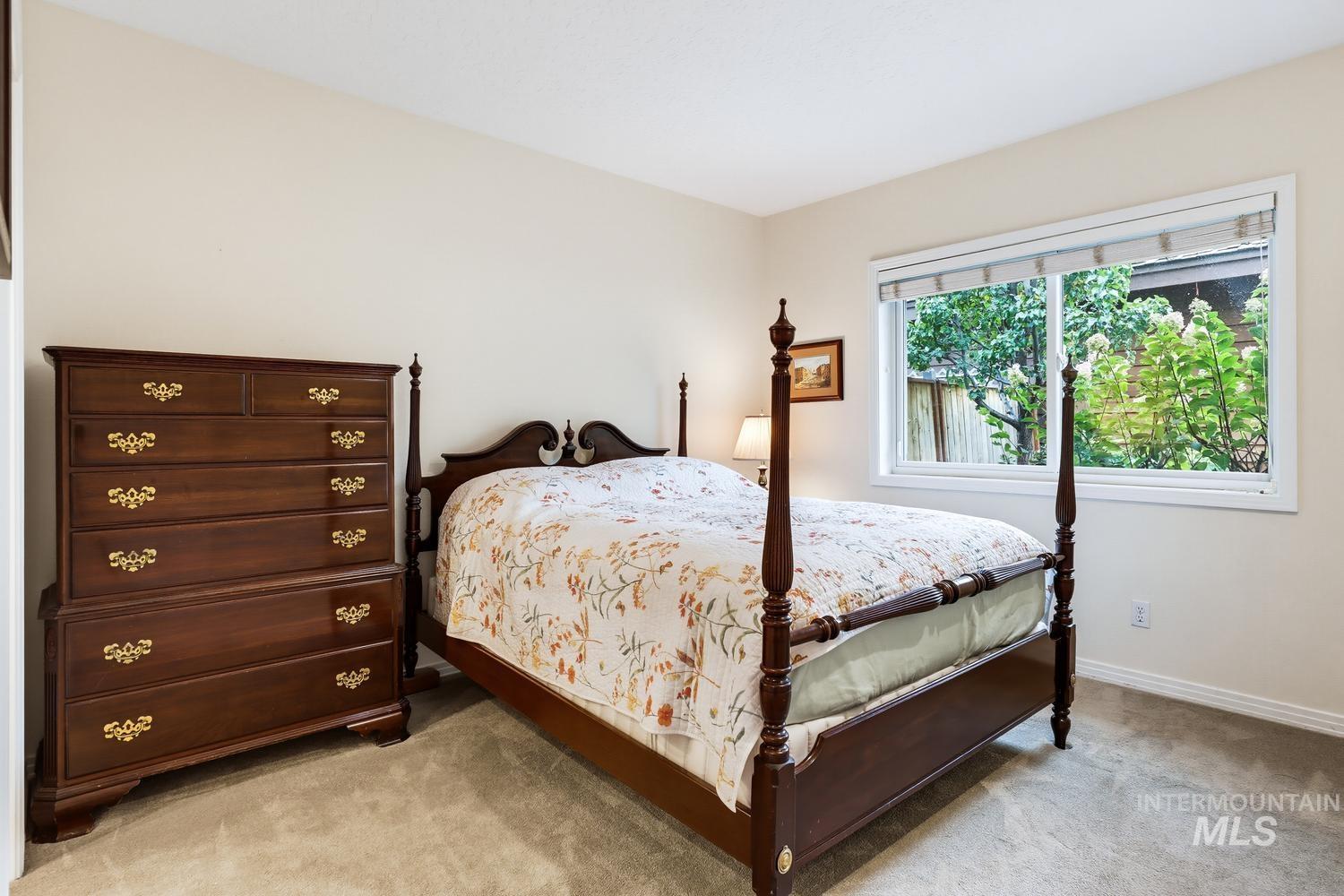 4854 Lakeview Place Property Photo 21