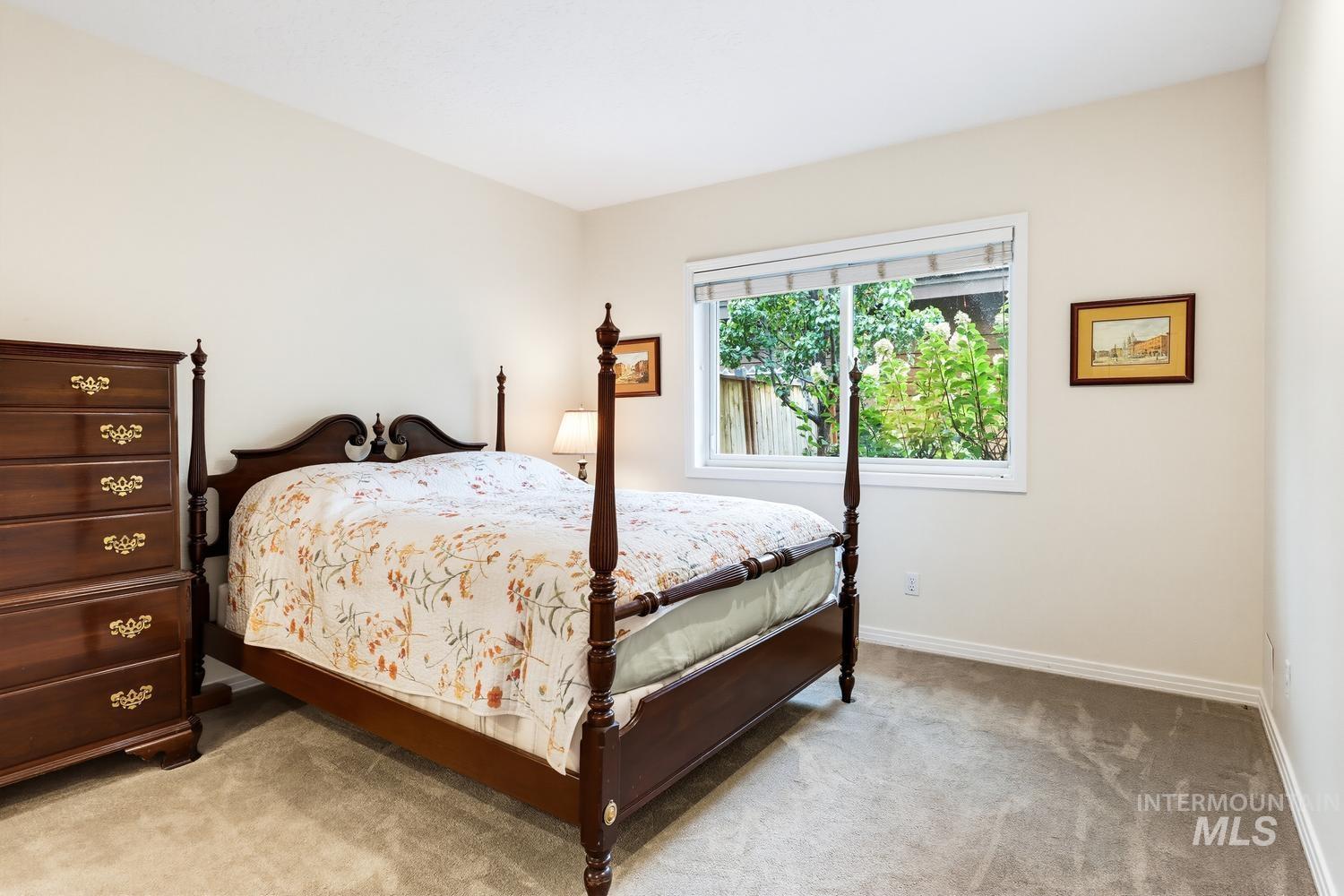 4854 Lakeview Place Property Photo 22