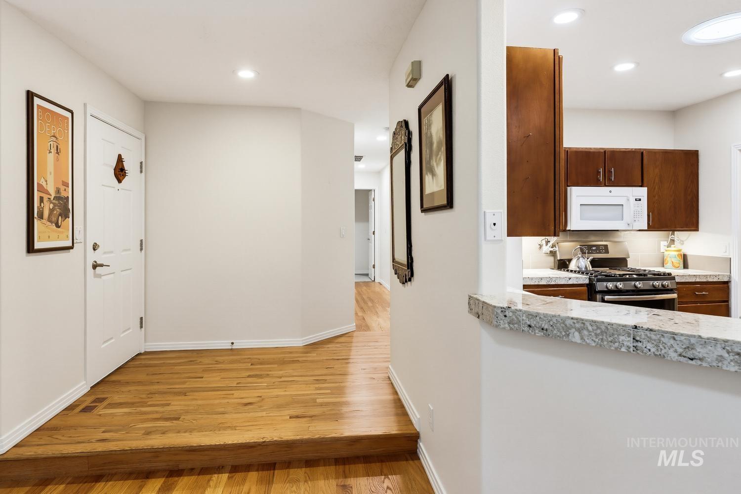 4854 Lakeview Place Property Photo 26