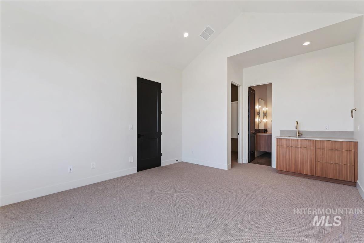 531 Midpoint Ave Property Photo 36