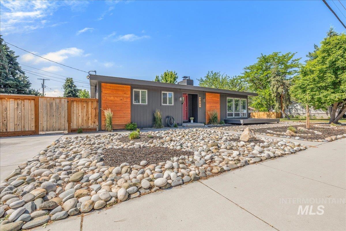 4301 W Camas St Property Photo 3