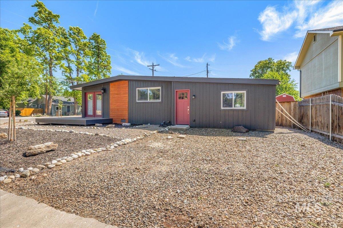 4301 W Camas St Property Photo 4