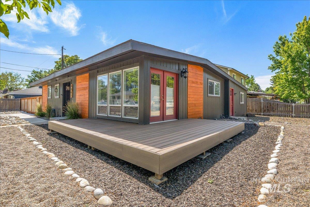 4301 W Camas St Property Photo 6