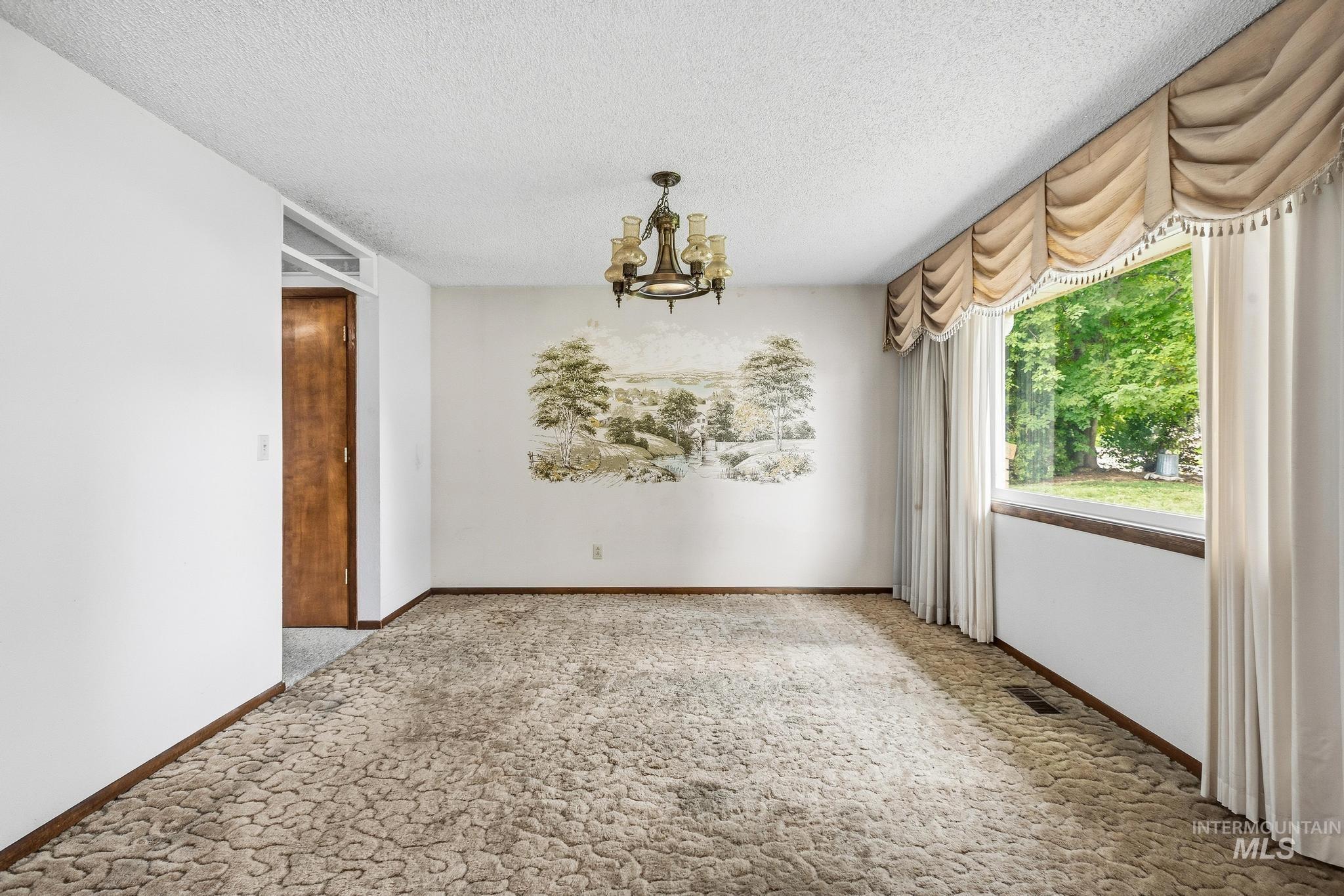 212 Hilldrop St Property Photo 4