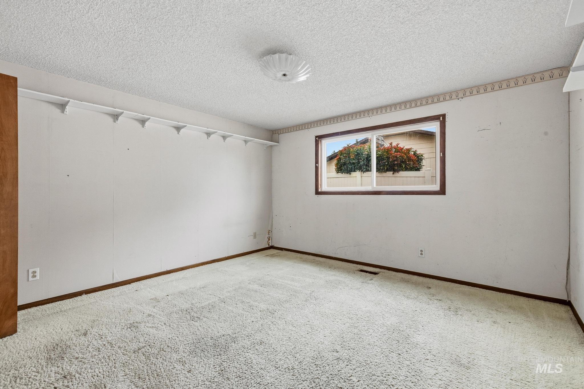 212 Hilldrop St Property Photo 12