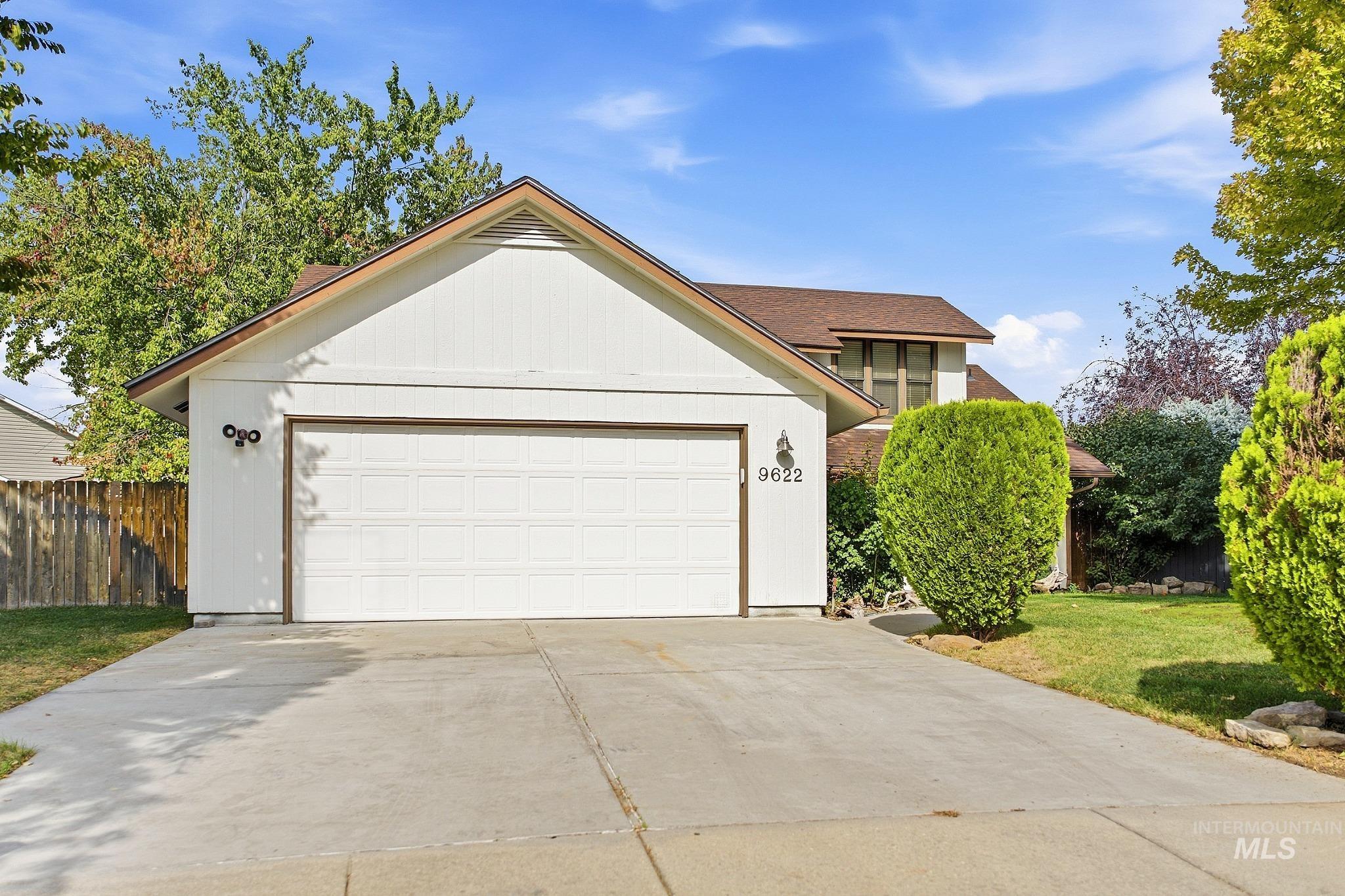 9622 W Glen Ellyn St. Property Photo 3