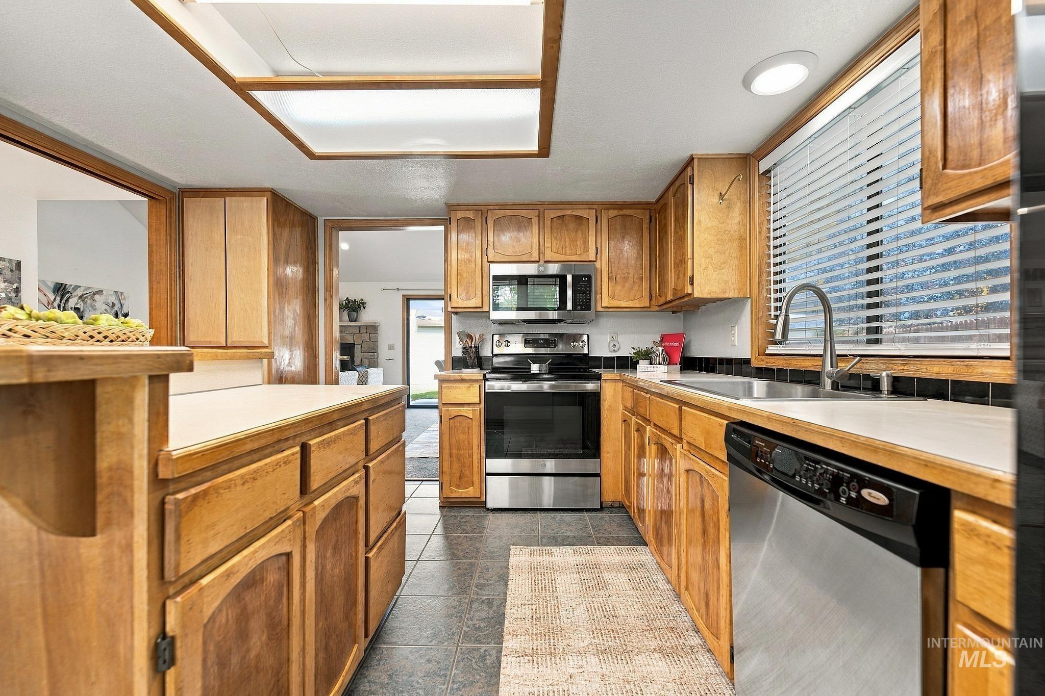 9622 W Glen Ellyn St. Property Photo 12