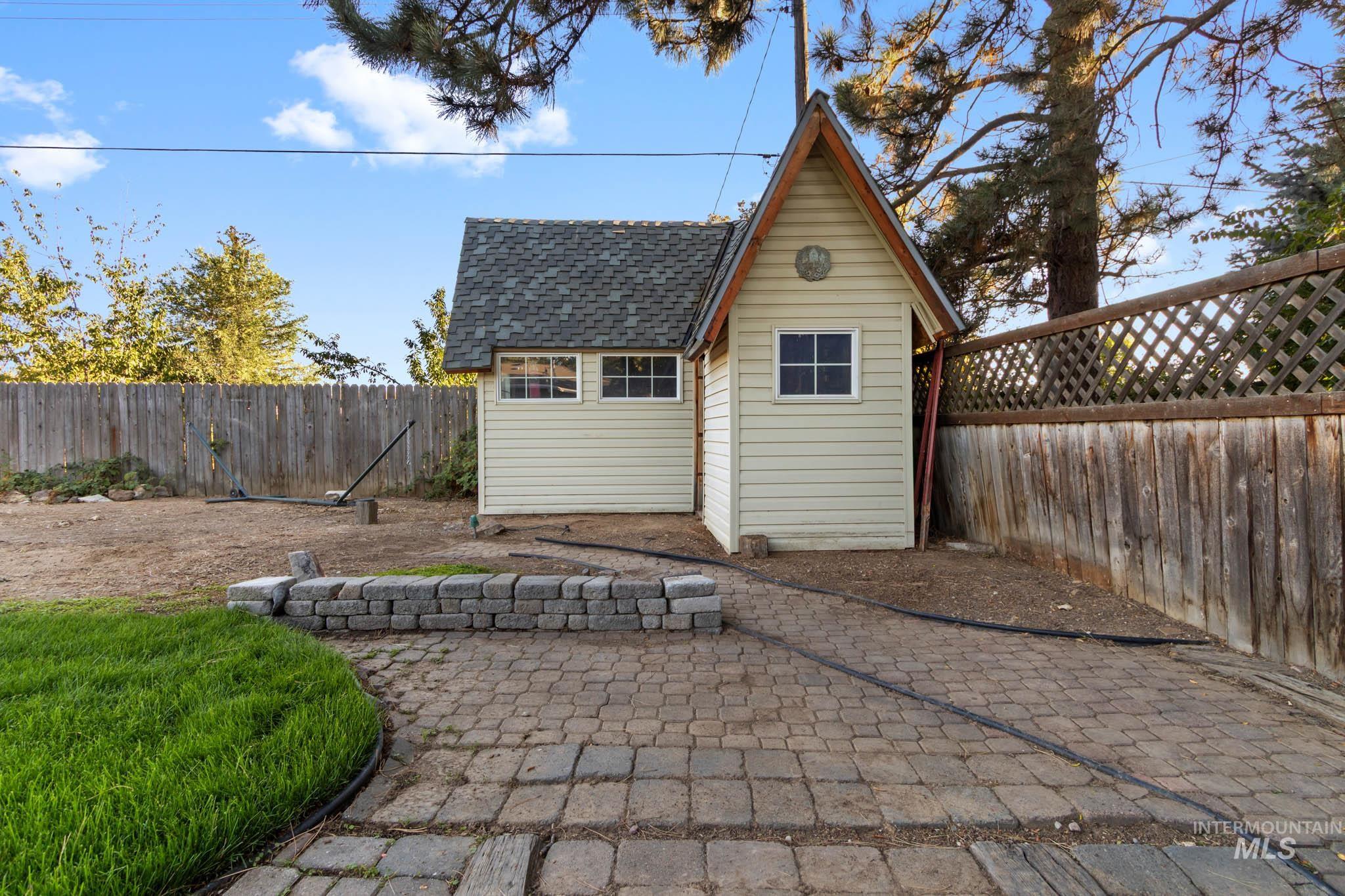 1905 W Bedford Property Photo 40