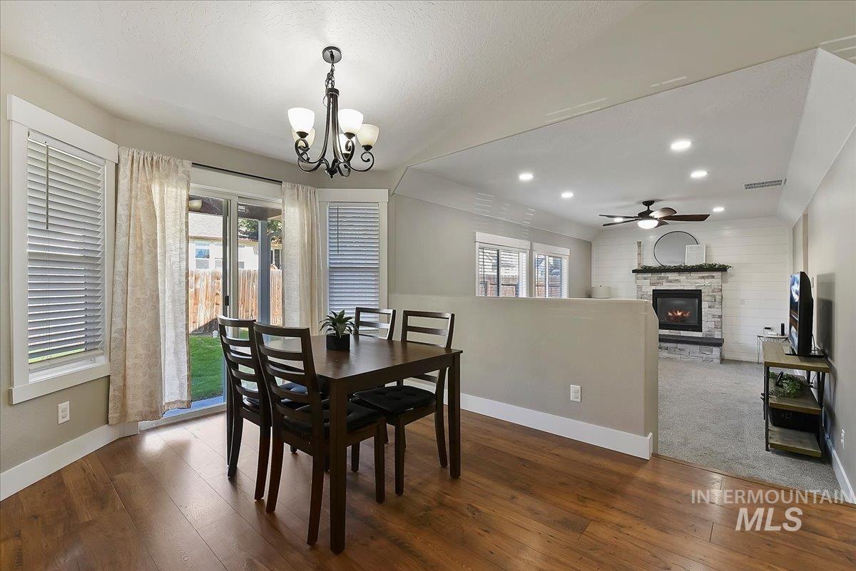 401 S Saddlerock Ave. Property Photo 12