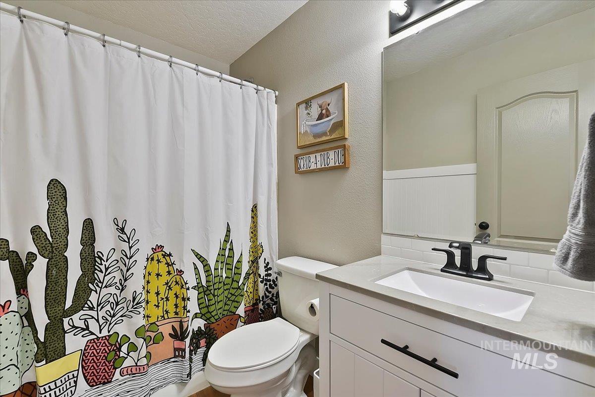 401 S Saddlerock Ave. Property Photo 20