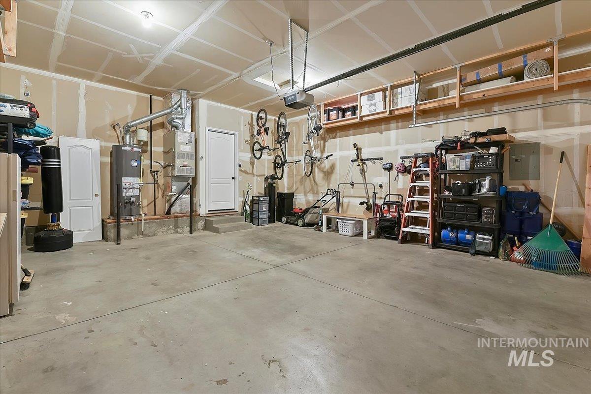 401 S Saddlerock Ave. Property Photo 32