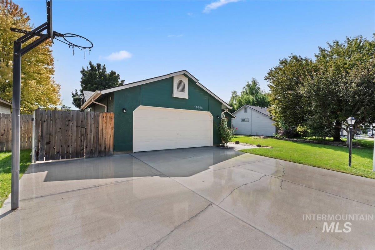 11855 W Dickens Dr Property Photo 5