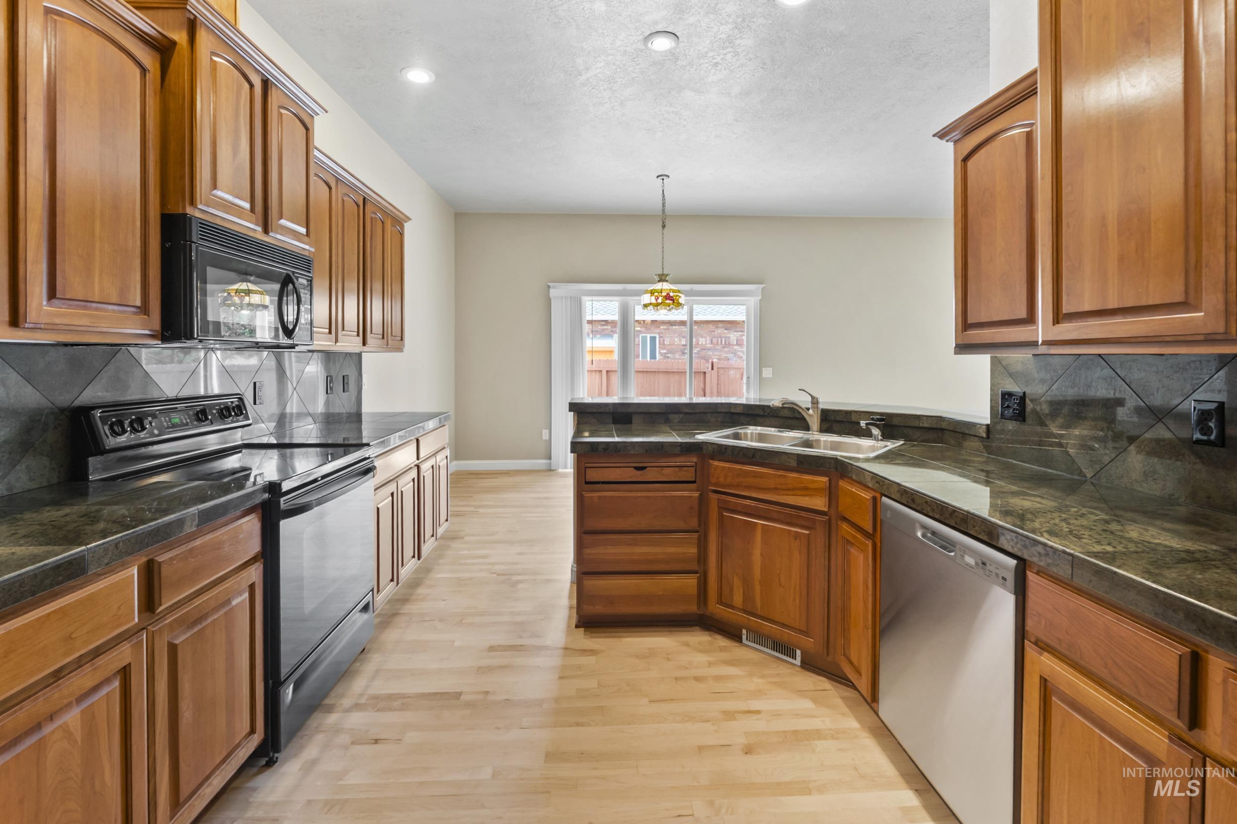 5002 N Brookmeadow Property Photo 12