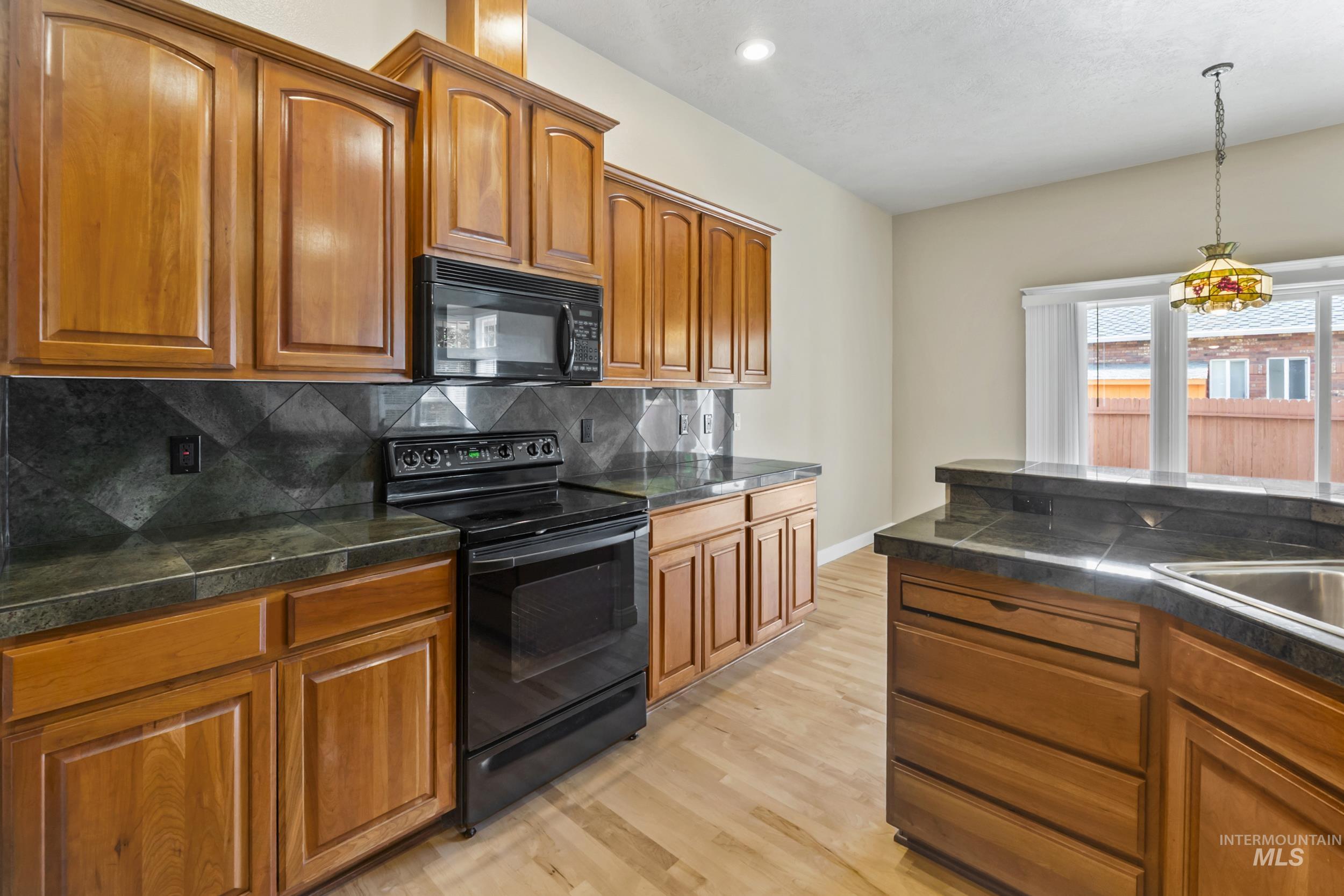 5002 N Brookmeadow Property Photo 13