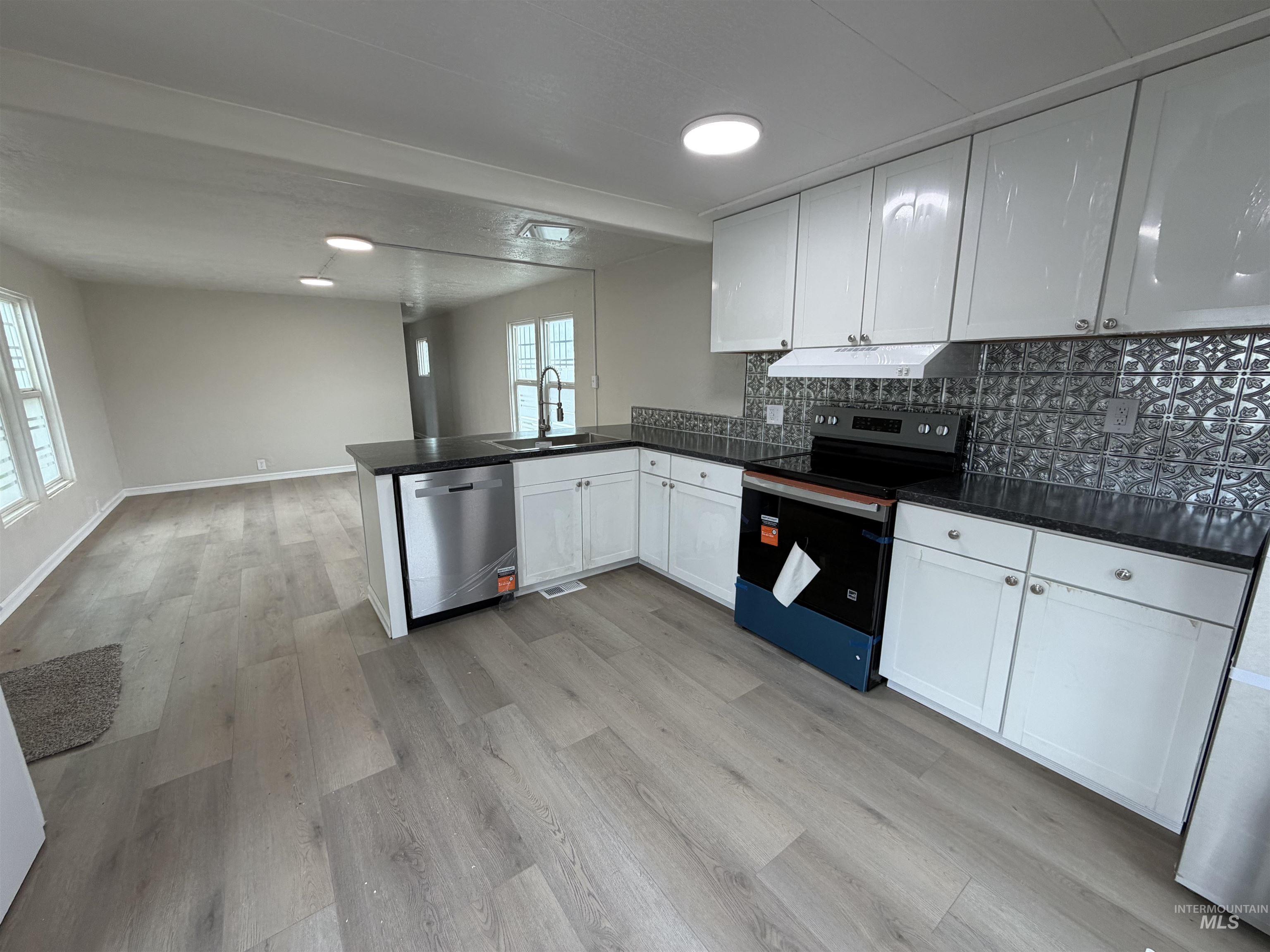 3948 N Adams St Property Photo 6