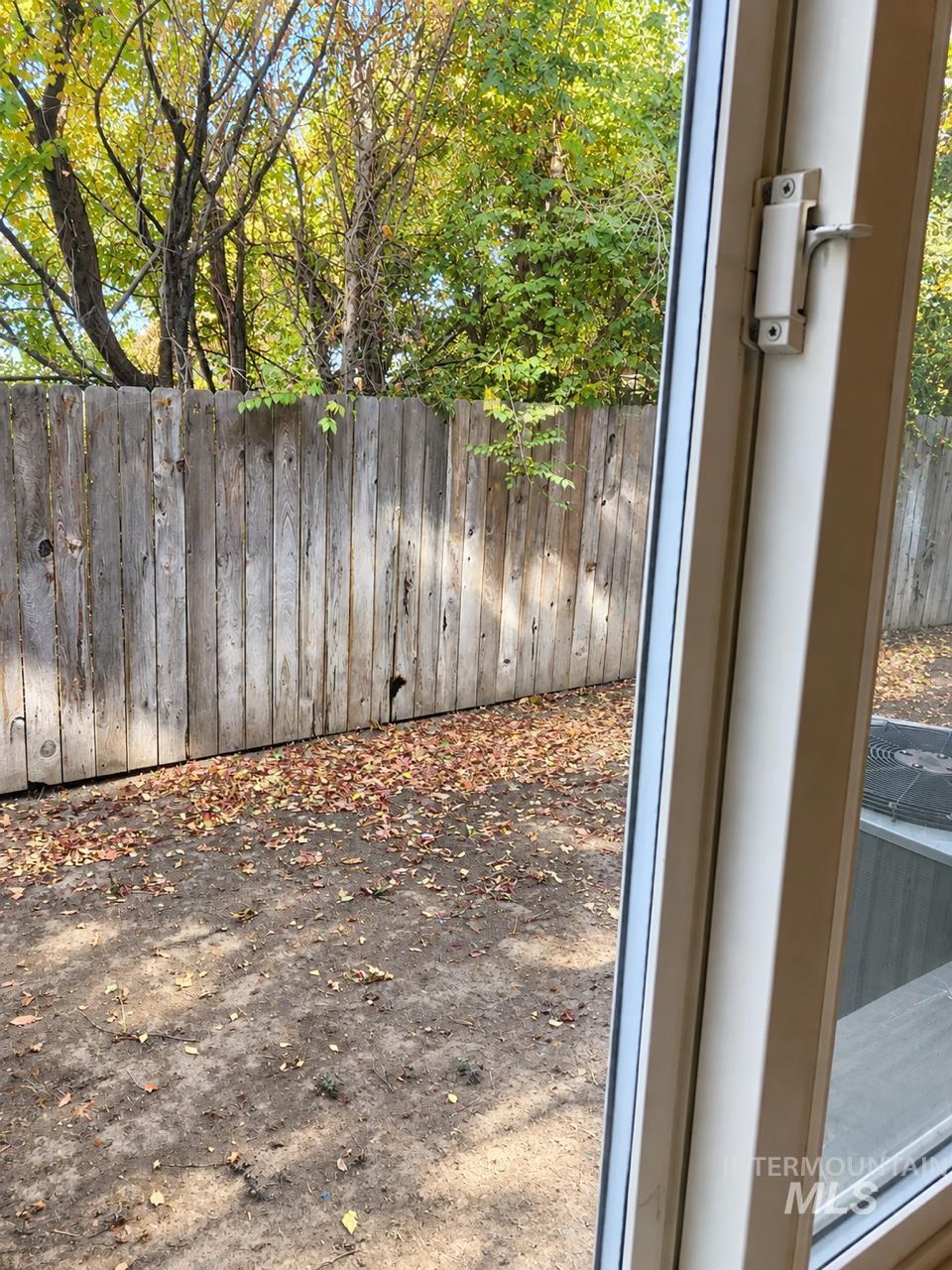 1141 & 1143 N 14th East Property Photo 6
