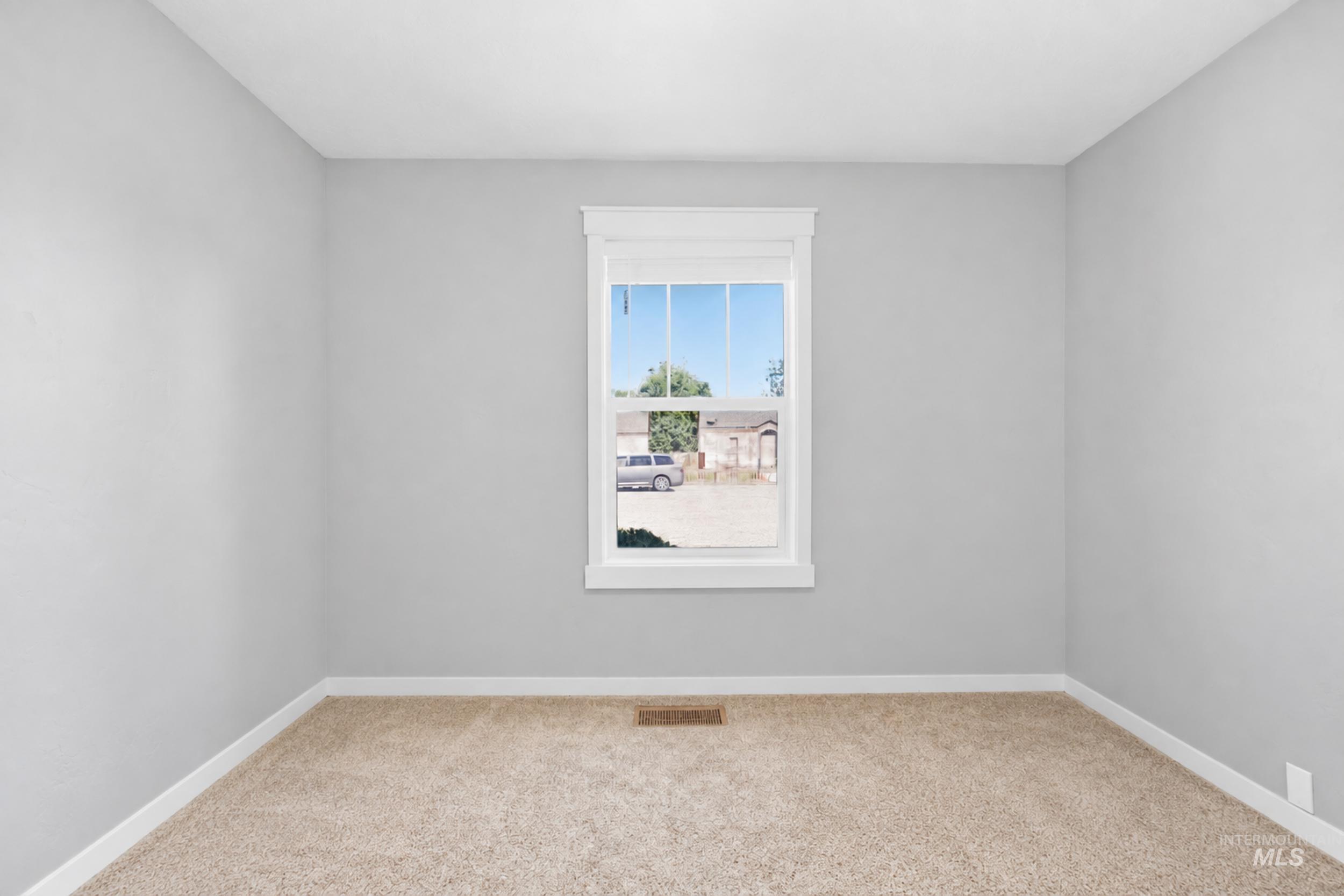 219 High Street Property Photo 18