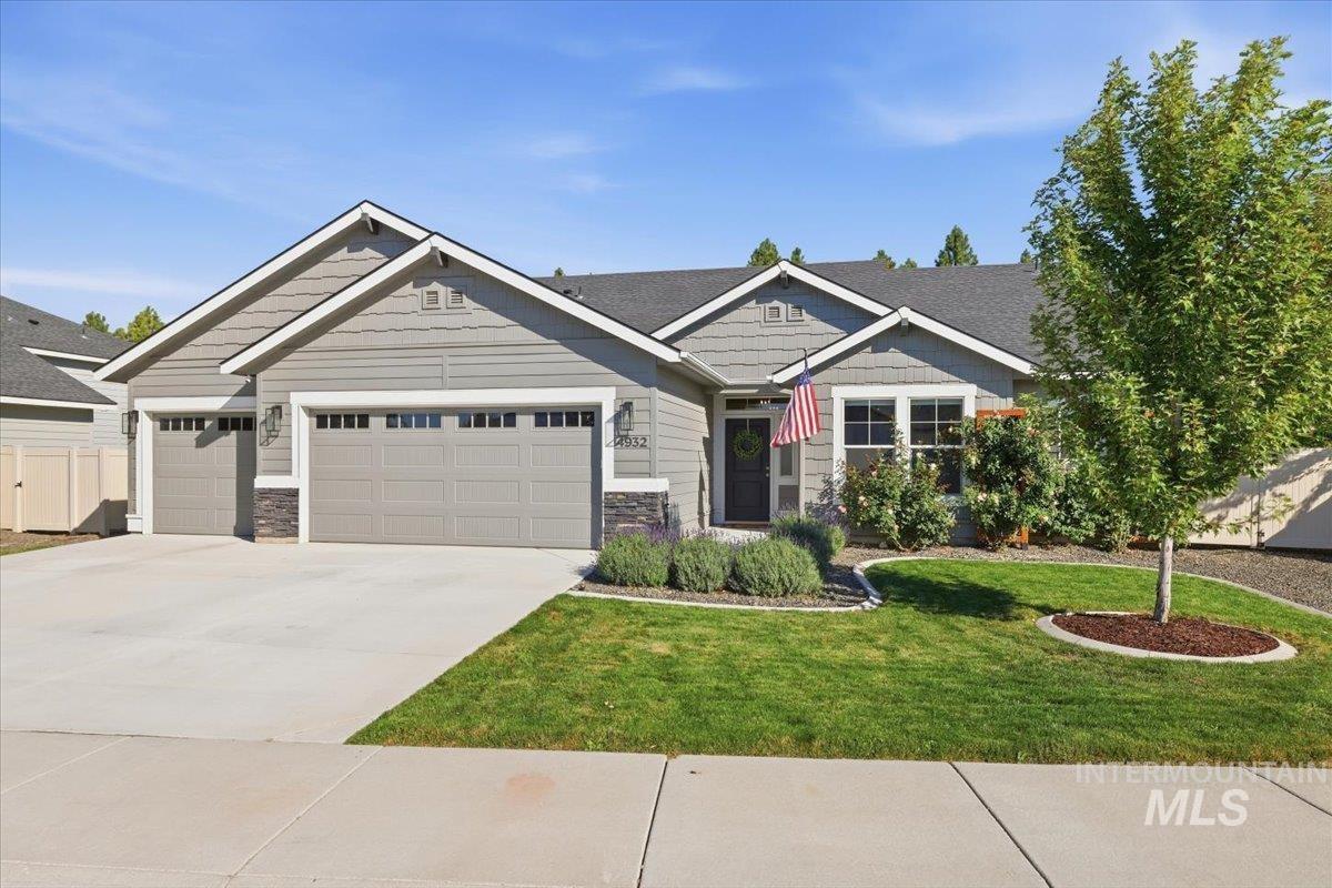 4932 W Vanderbilt Dr Property Photo 4