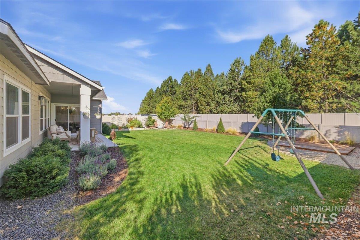 4932 W Vanderbilt Dr Property Photo 47