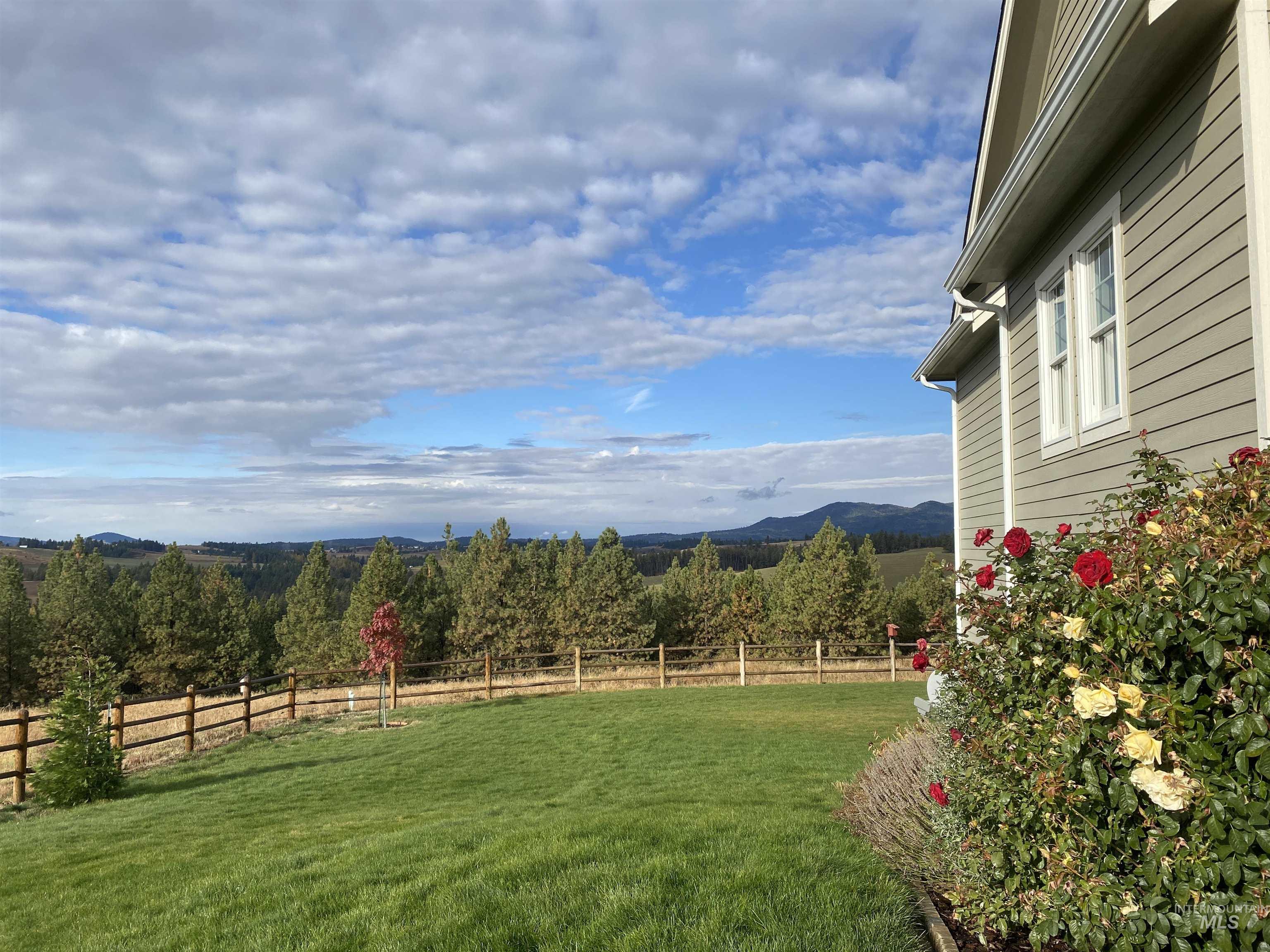 1726 Little Bear Ridge Rd Property Photo 3